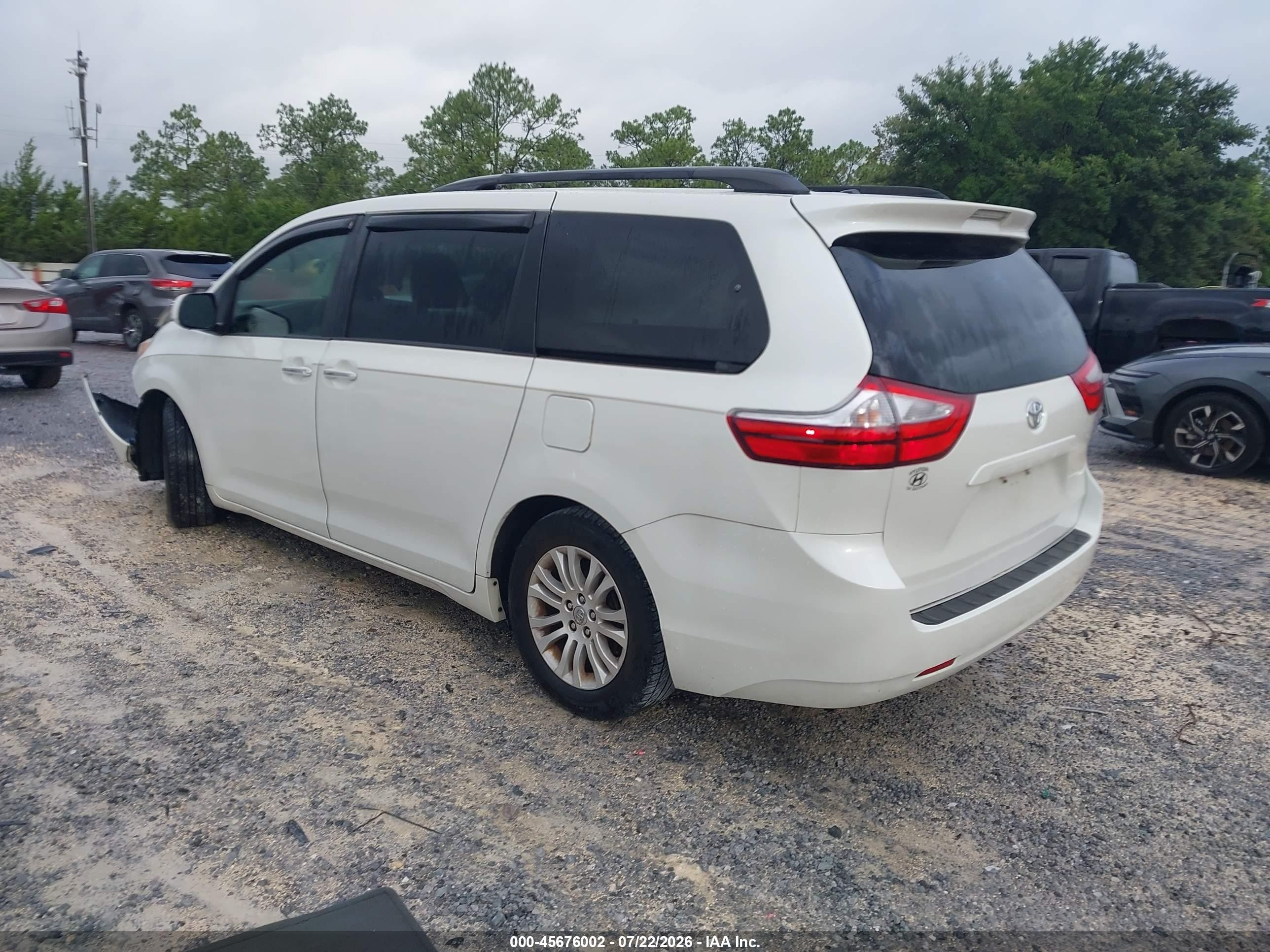 2015 Toyota Sienna Xle/limited White vin: 5TDYK3DC0FS648284