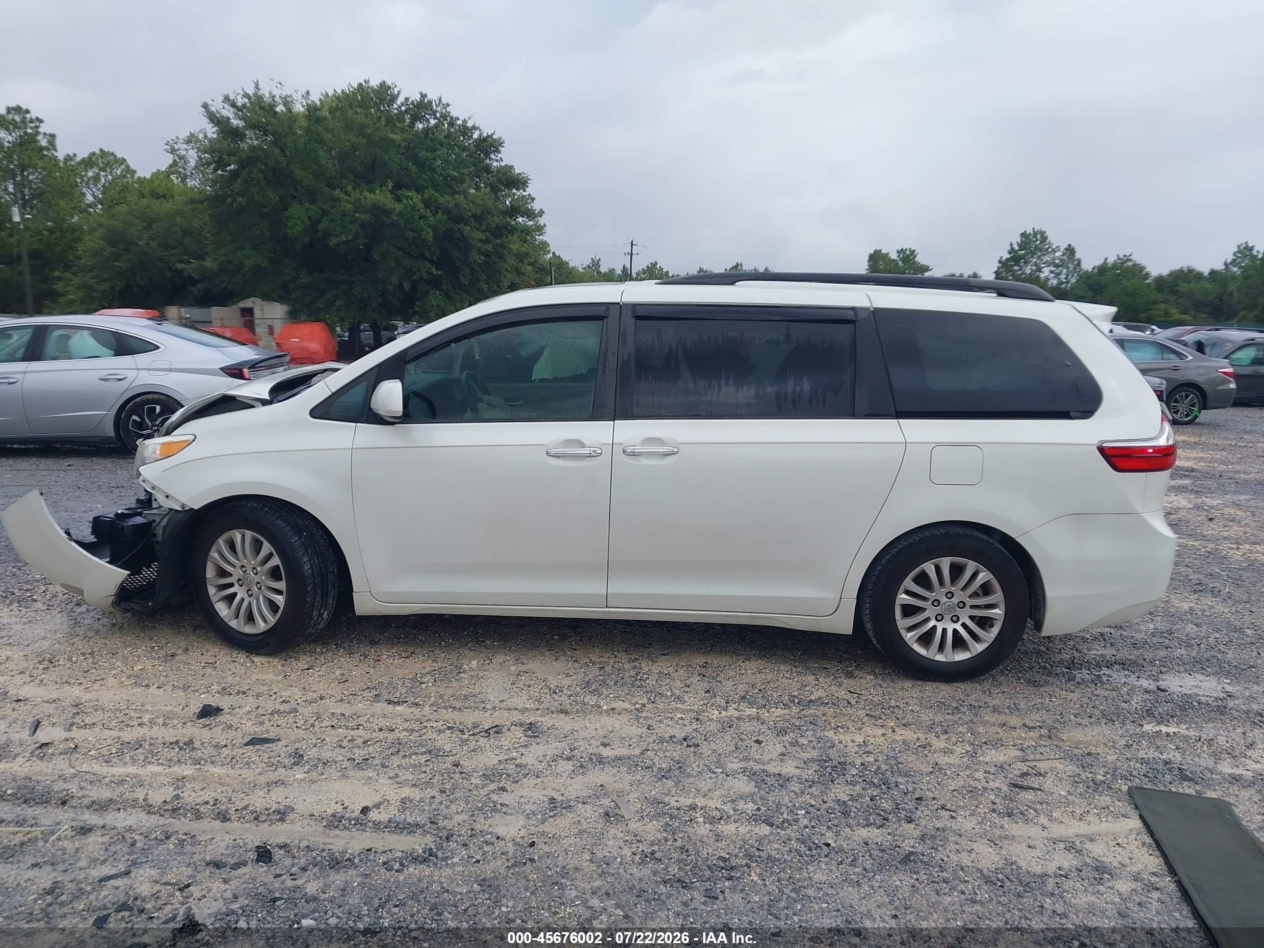 2015 Toyota Sienna Xle/limited White vin: 5TDYK3DC0FS648284