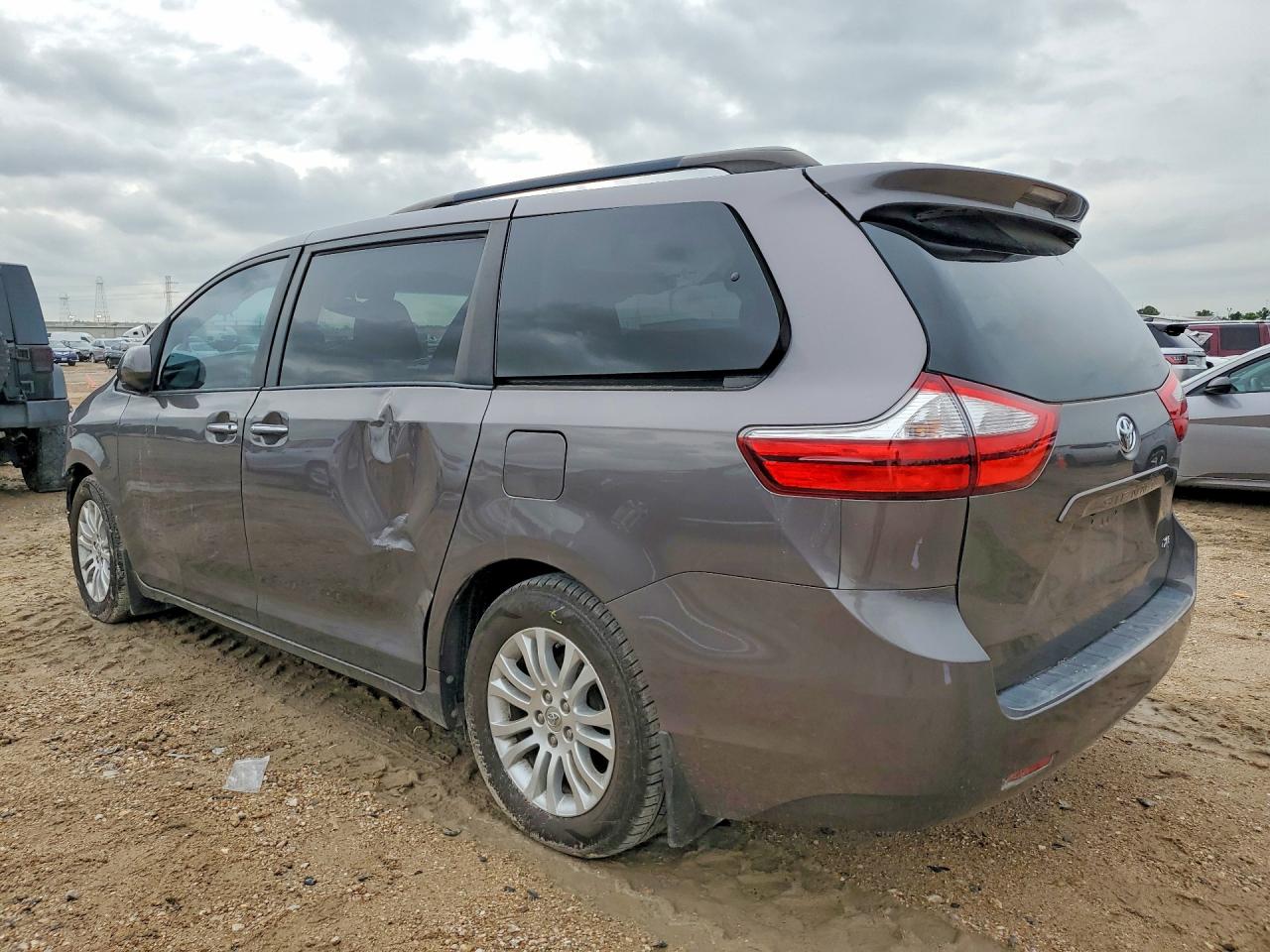 2015 Toyota Sienna Xle 8-passenger Gray vin: 5TDYK3DC0FS651525