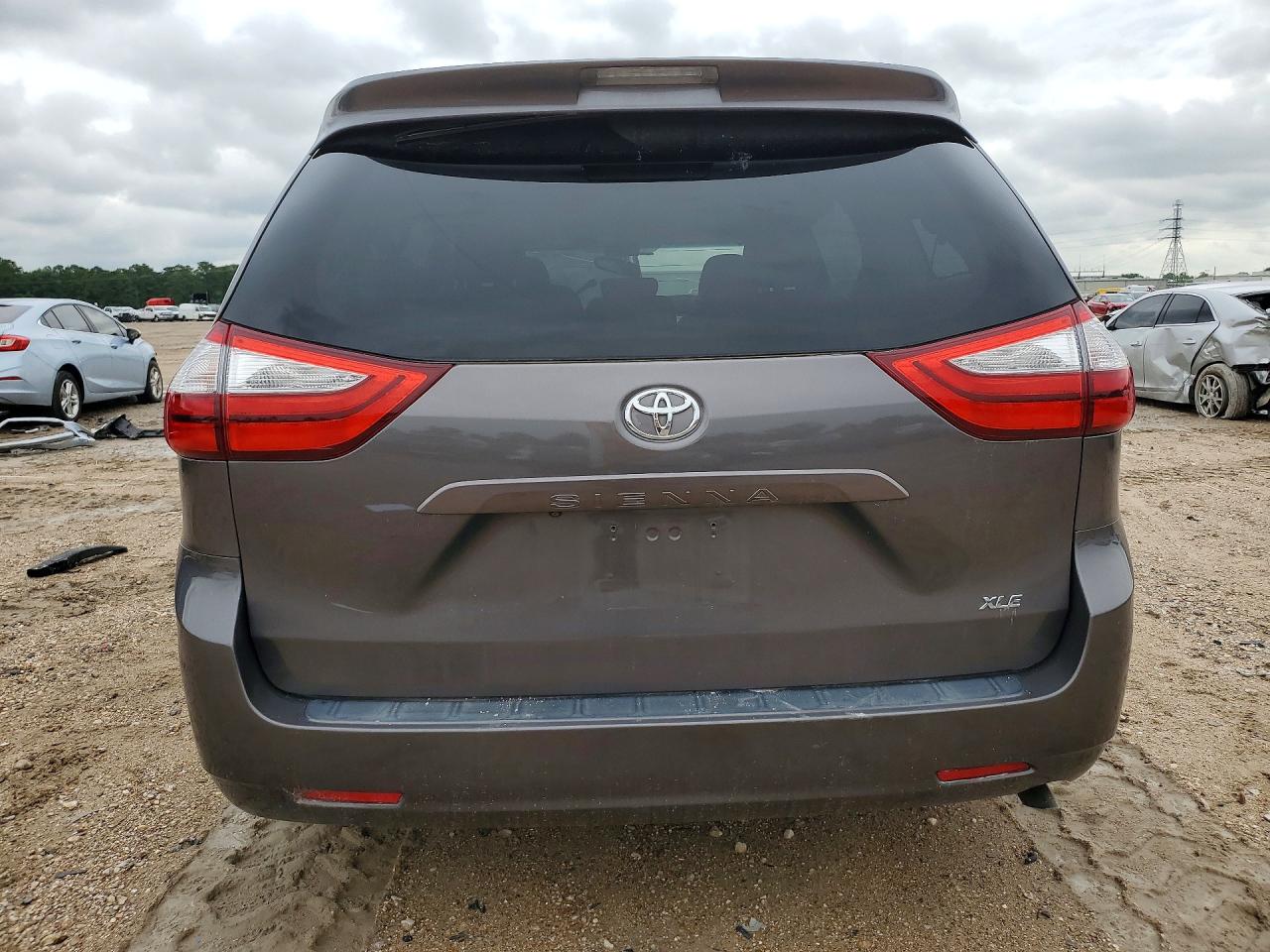2015 Toyota Sienna Xle 8-passenger Gray vin: 5TDYK3DC0FS651525