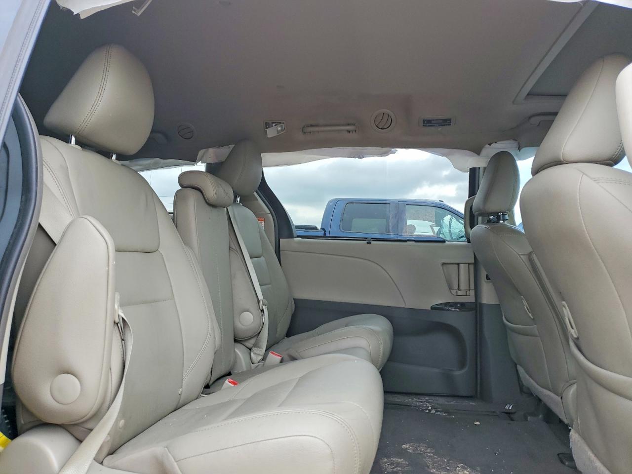 2015 Toyota Sienna Xle 8-passenger Gray vin: 5TDYK3DC0FS651525