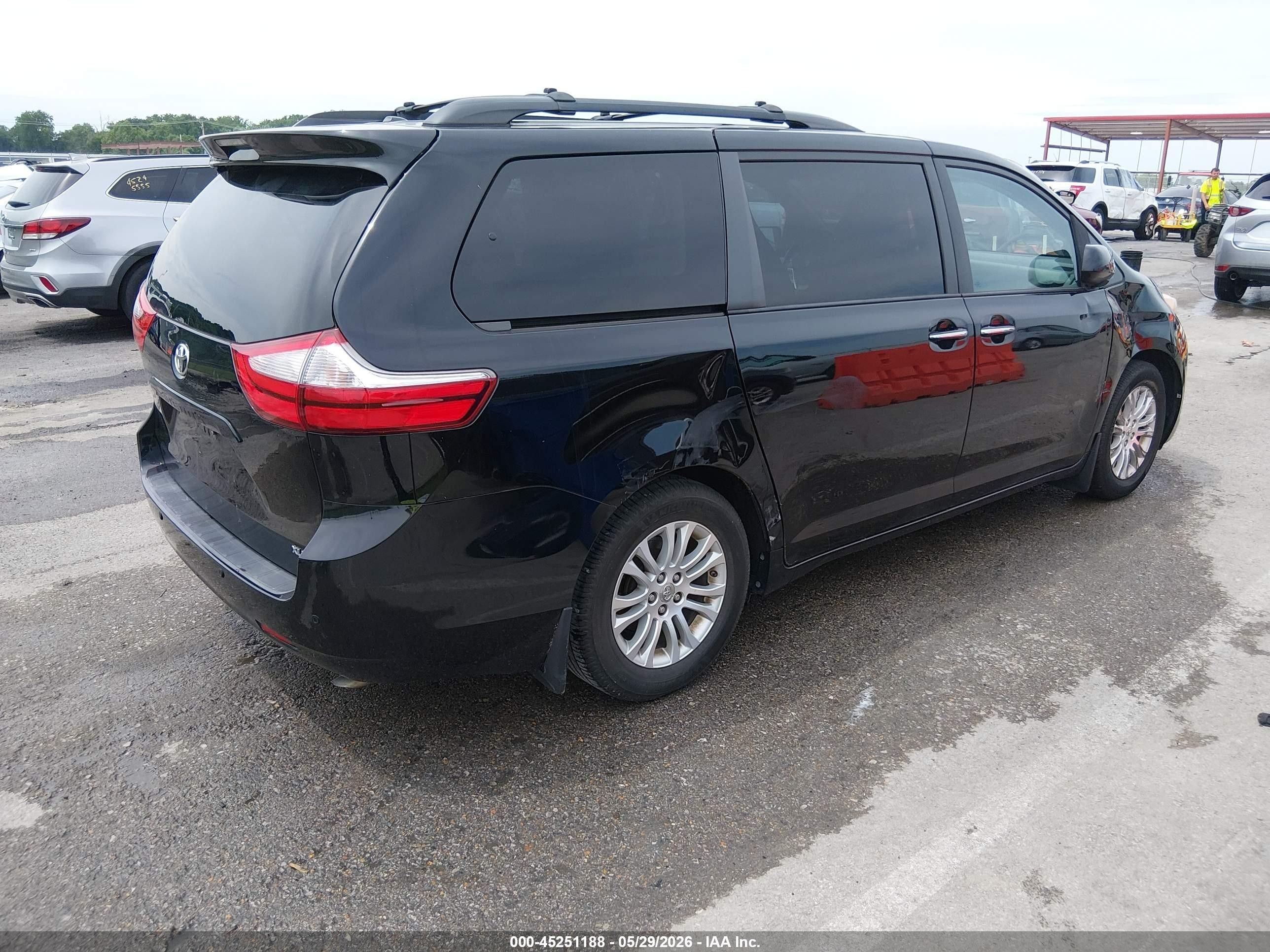 2015 Toyota Sienna Xle 7 Passenger Black vin: 5TDYK3DC0FS652836