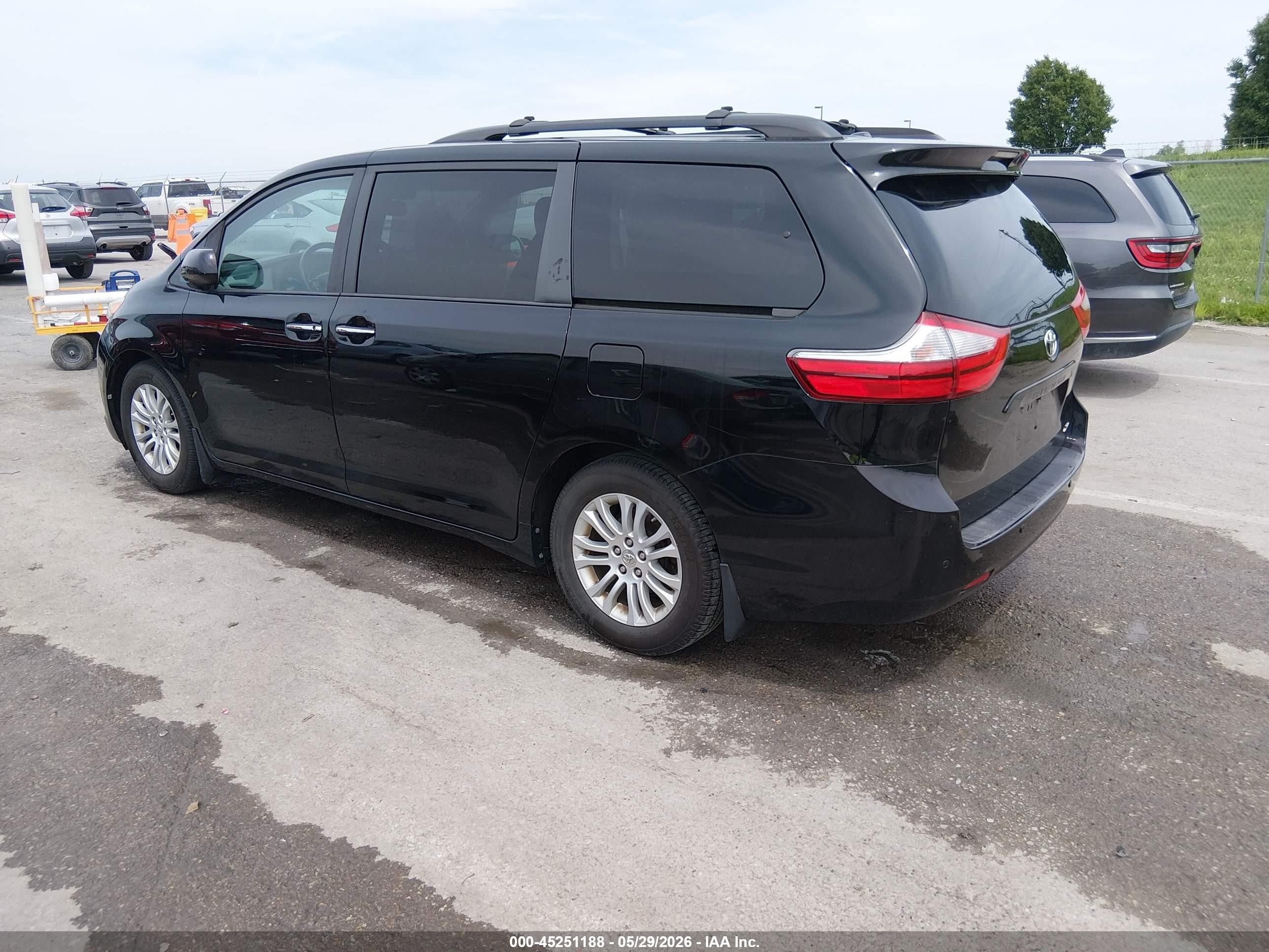 2015 Toyota Sienna Xle 7 Passenger Black vin: 5TDYK3DC0FS652836