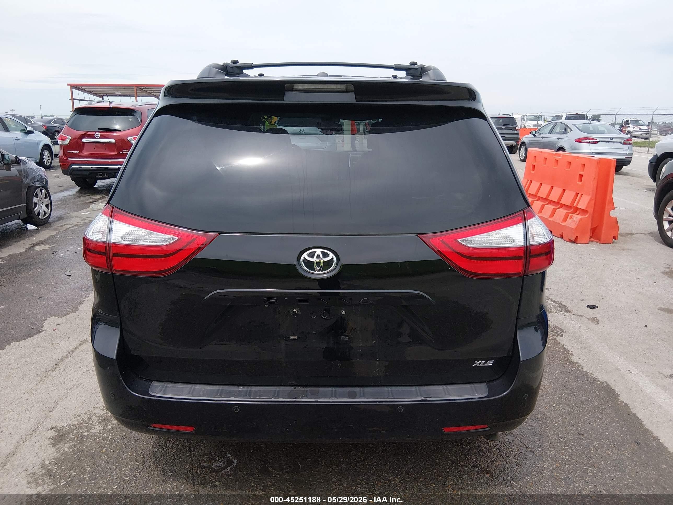 2015 Toyota Sienna Xle 7 Passenger Black vin: 5TDYK3DC0FS652836
