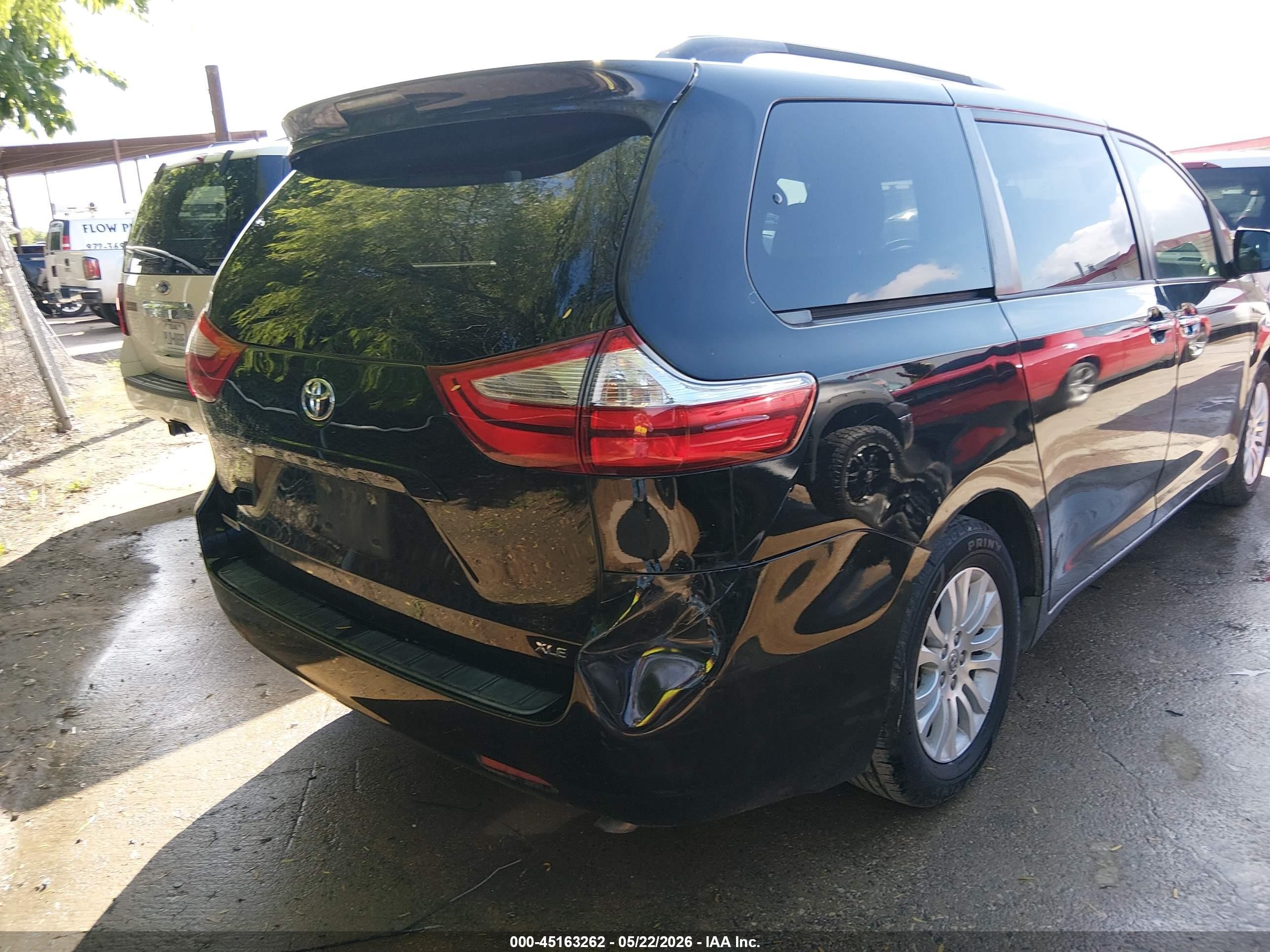 2015 Toyota Sienna Xle 8 Passenger Black vin: 5TDYK3DC0FS656563