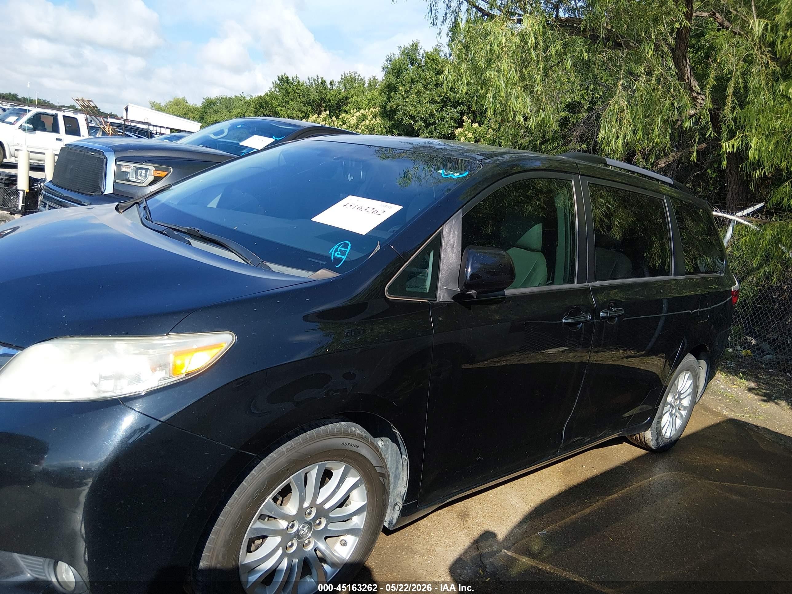 2015 Toyota Sienna Xle 8 Passenger Black vin: 5TDYK3DC0FS656563