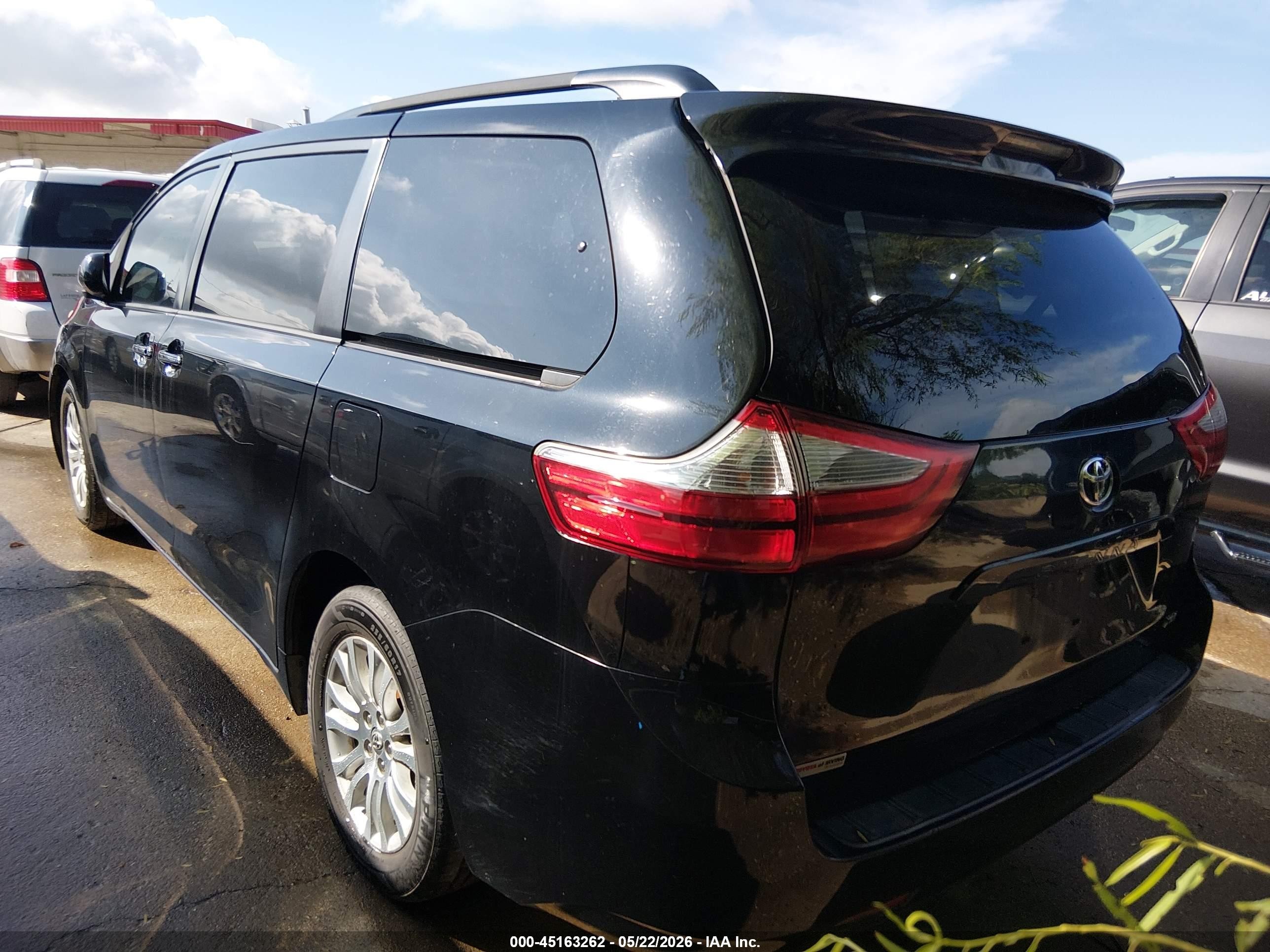 2015 Toyota Sienna Xle 8 Passenger Black vin: 5TDYK3DC0FS656563