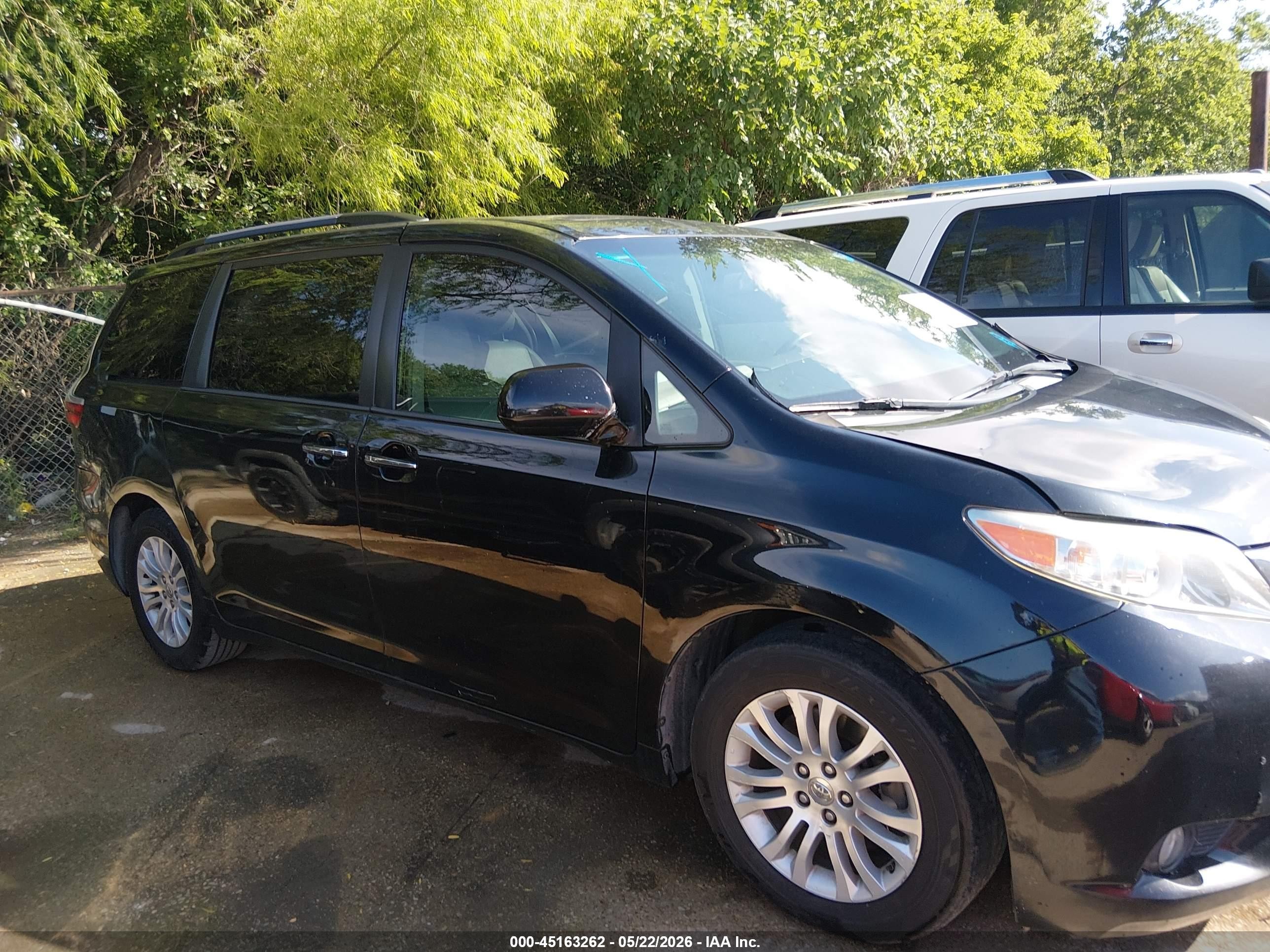 2015 Toyota Sienna Xle 8 Passenger Black vin: 5TDYK3DC0FS656563