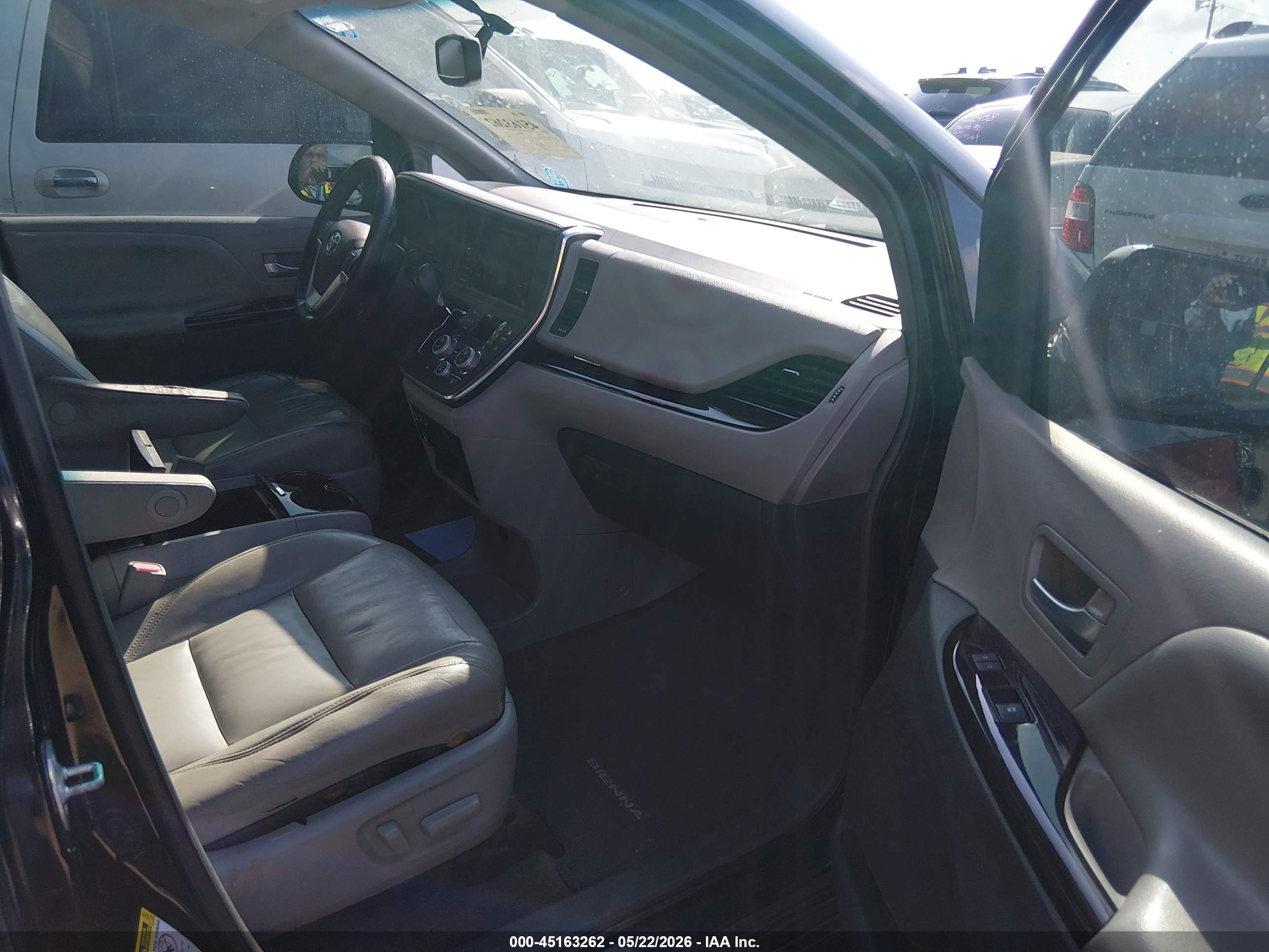 2015 Toyota Sienna Xle 8 Passenger Black vin: 5TDYK3DC0FS656563