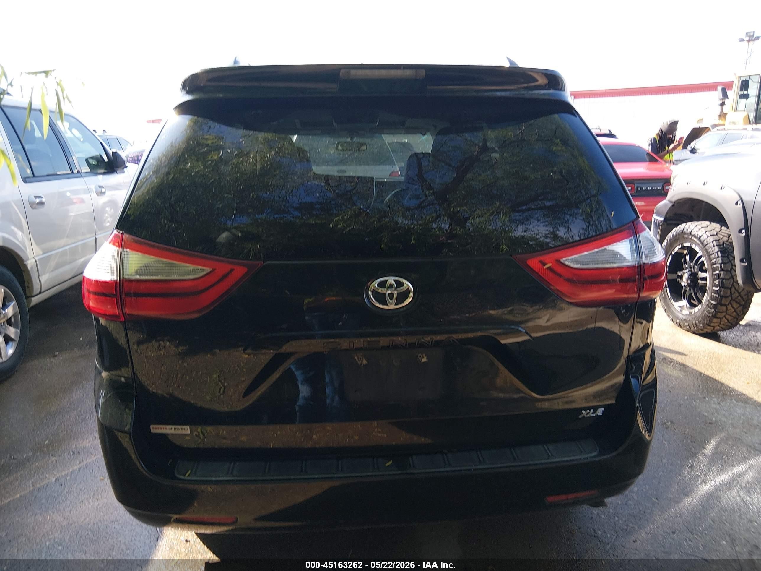 2015 Toyota Sienna Xle 8 Passenger Black vin: 5TDYK3DC0FS656563