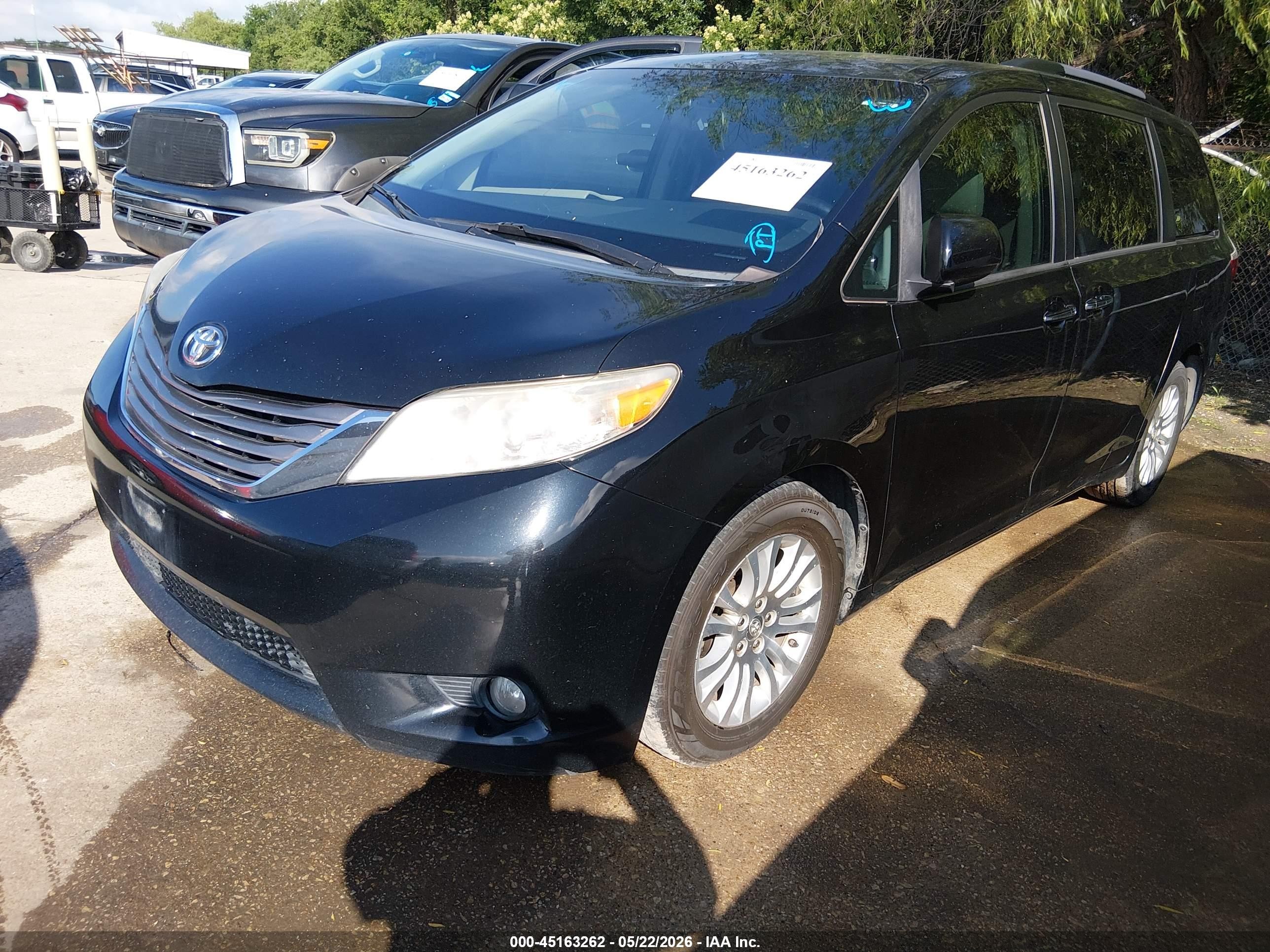 2015 Toyota Sienna Xle 8 Passenger Black vin: 5TDYK3DC0FS656563
