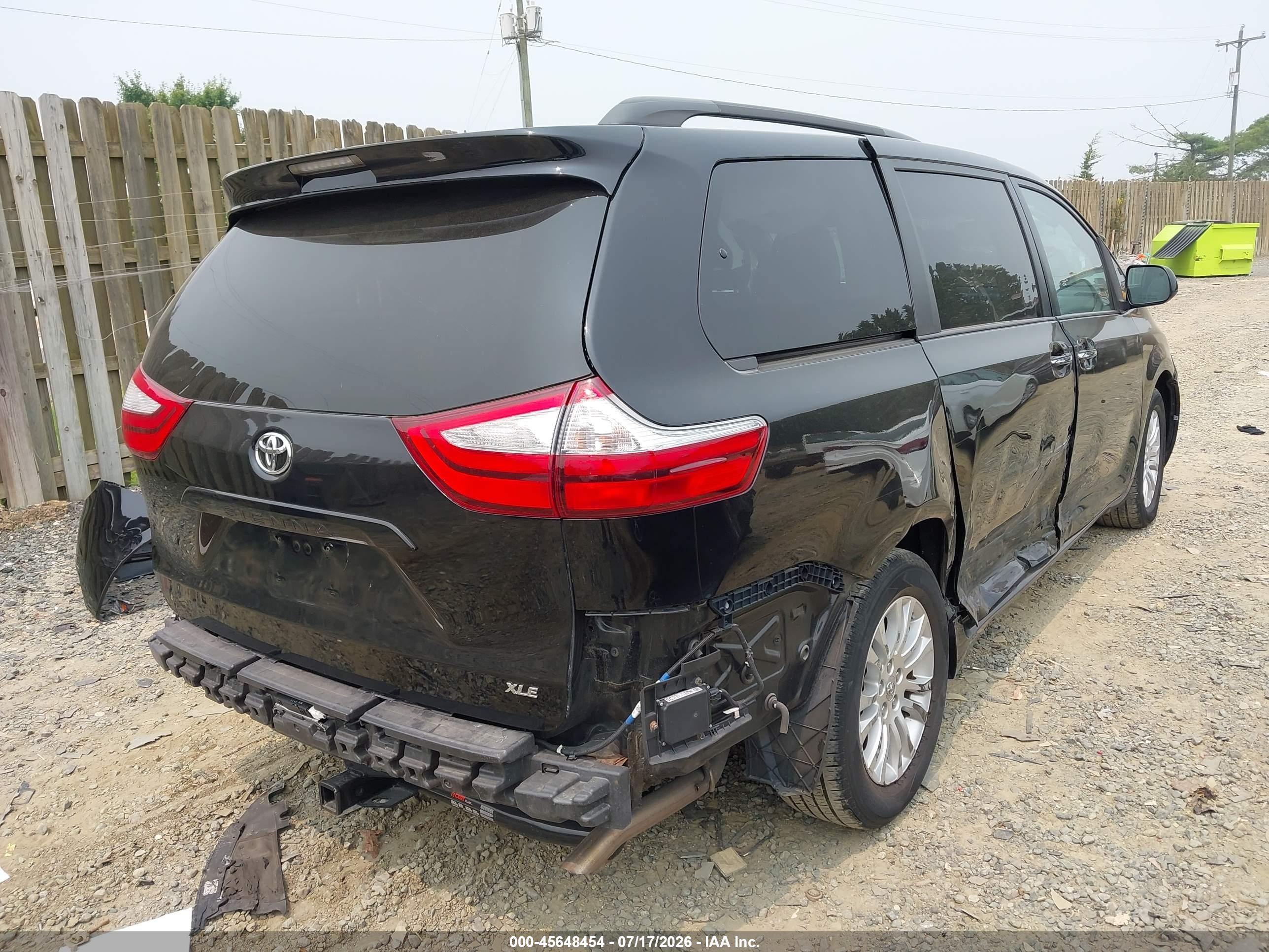 2015 Toyota Sienna Xle 7 Passenger/xle 8 Passenger/xle Premium 8 Passenger Black vin: 5TDYK3DC0FS656627
