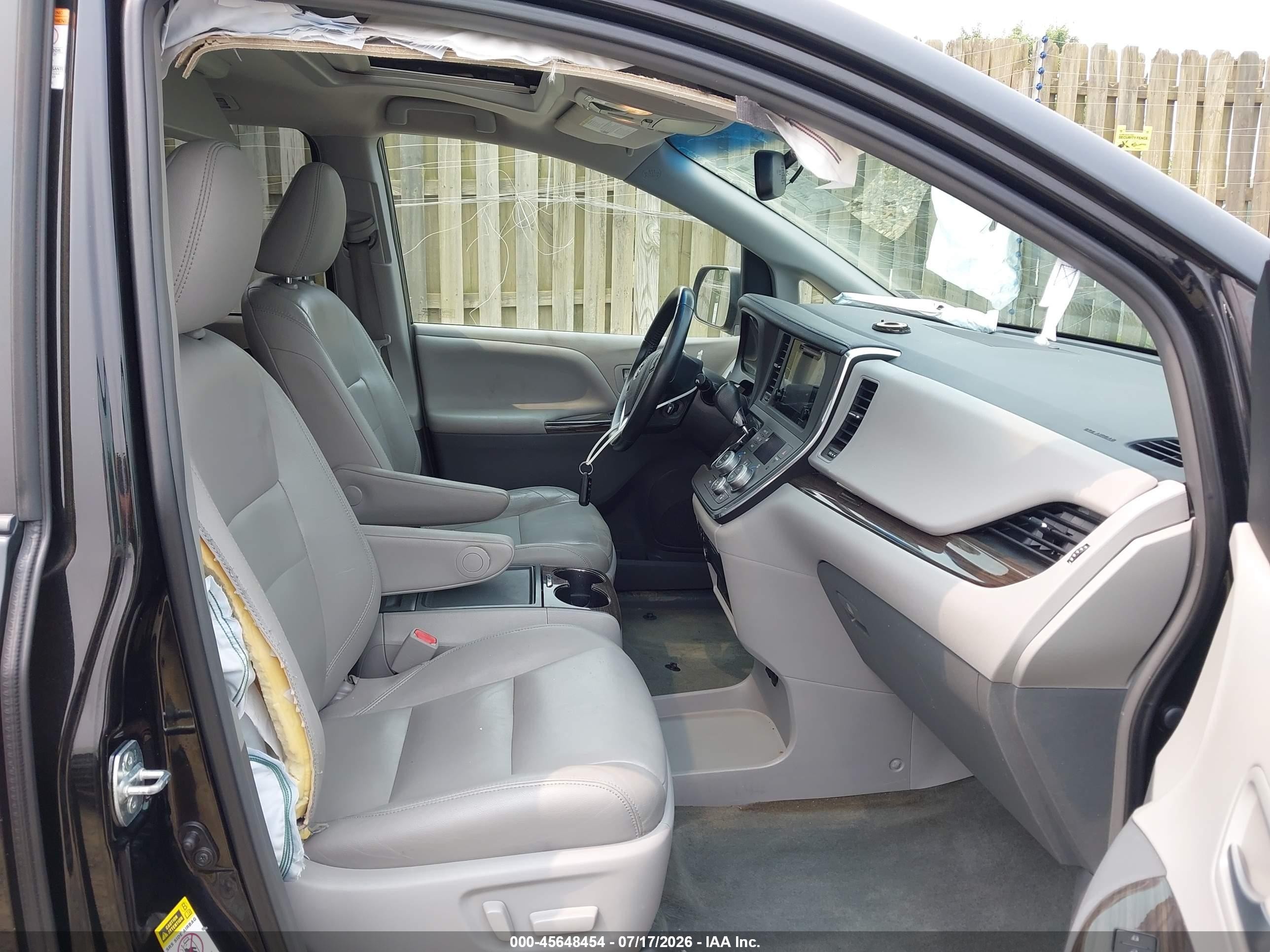 2015 Toyota Sienna Xle 7 Passenger/xle 8 Passenger/xle Premium 8 Passenger Black vin: 5TDYK3DC0FS656627