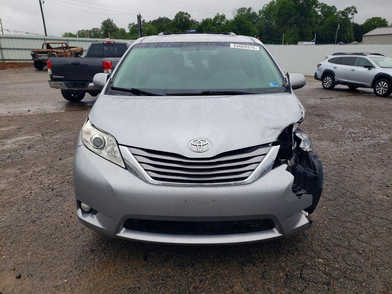 2016 Toyota Sienna Xle Premium 8-passenger Серый vin: 5TDYK3DC0GS749262