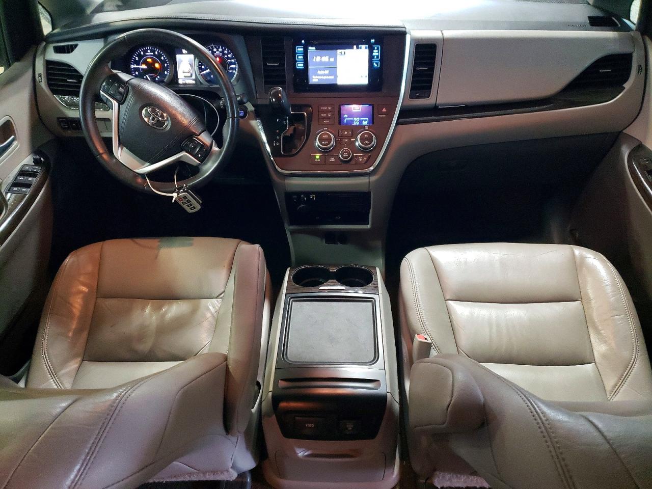 2016 Toyota Sienna Xle Premium 8-passenger Серый vin: 5TDYK3DC0GS749262