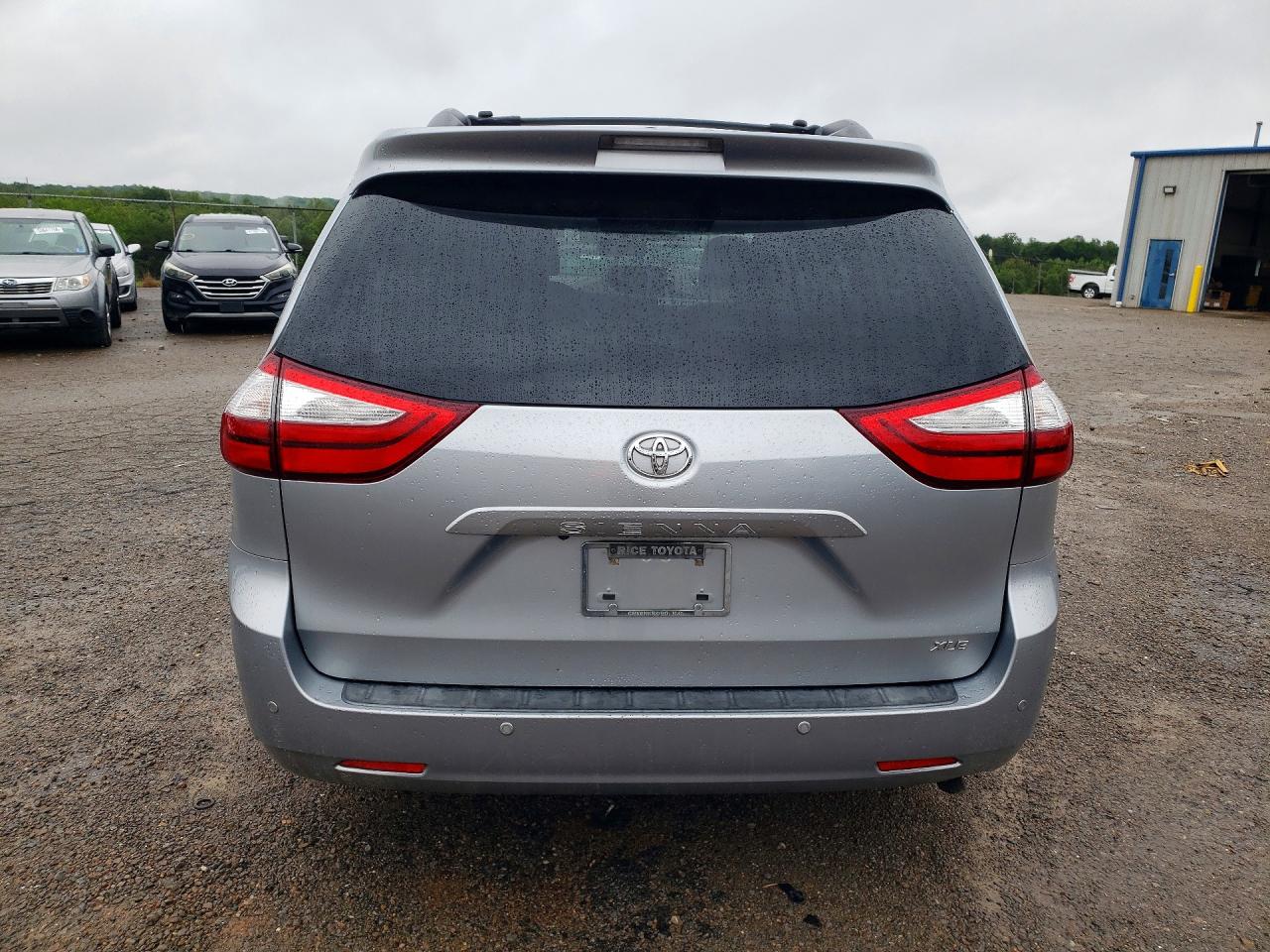 2016 Toyota Sienna Xle Premium 8-passenger Серый vin: 5TDYK3DC0GS749262