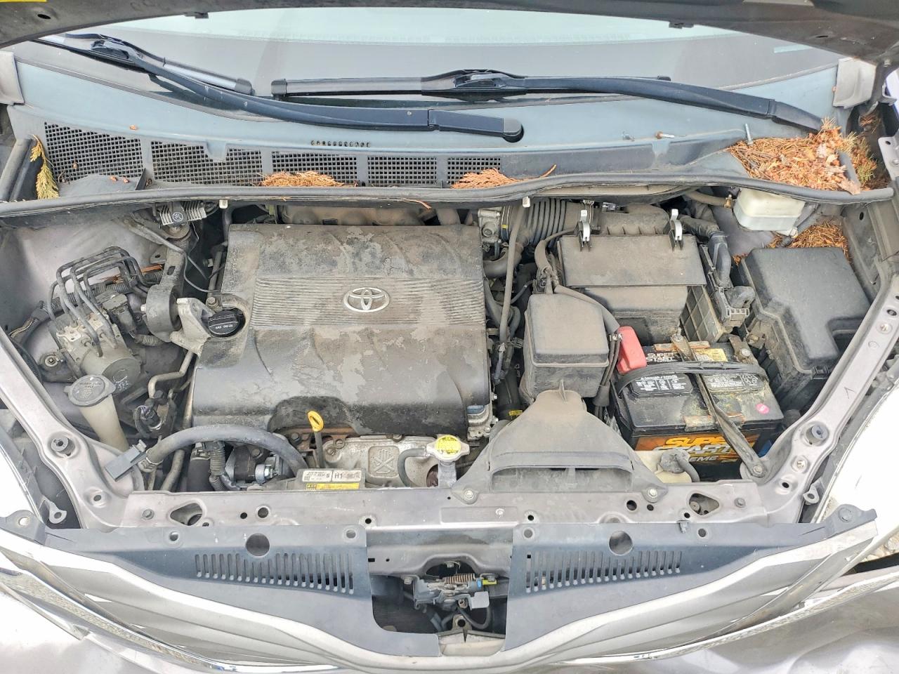 2011 Toyota Sienna Xle 8-passenger Gray vin: 5TDYK3DC1BS021250