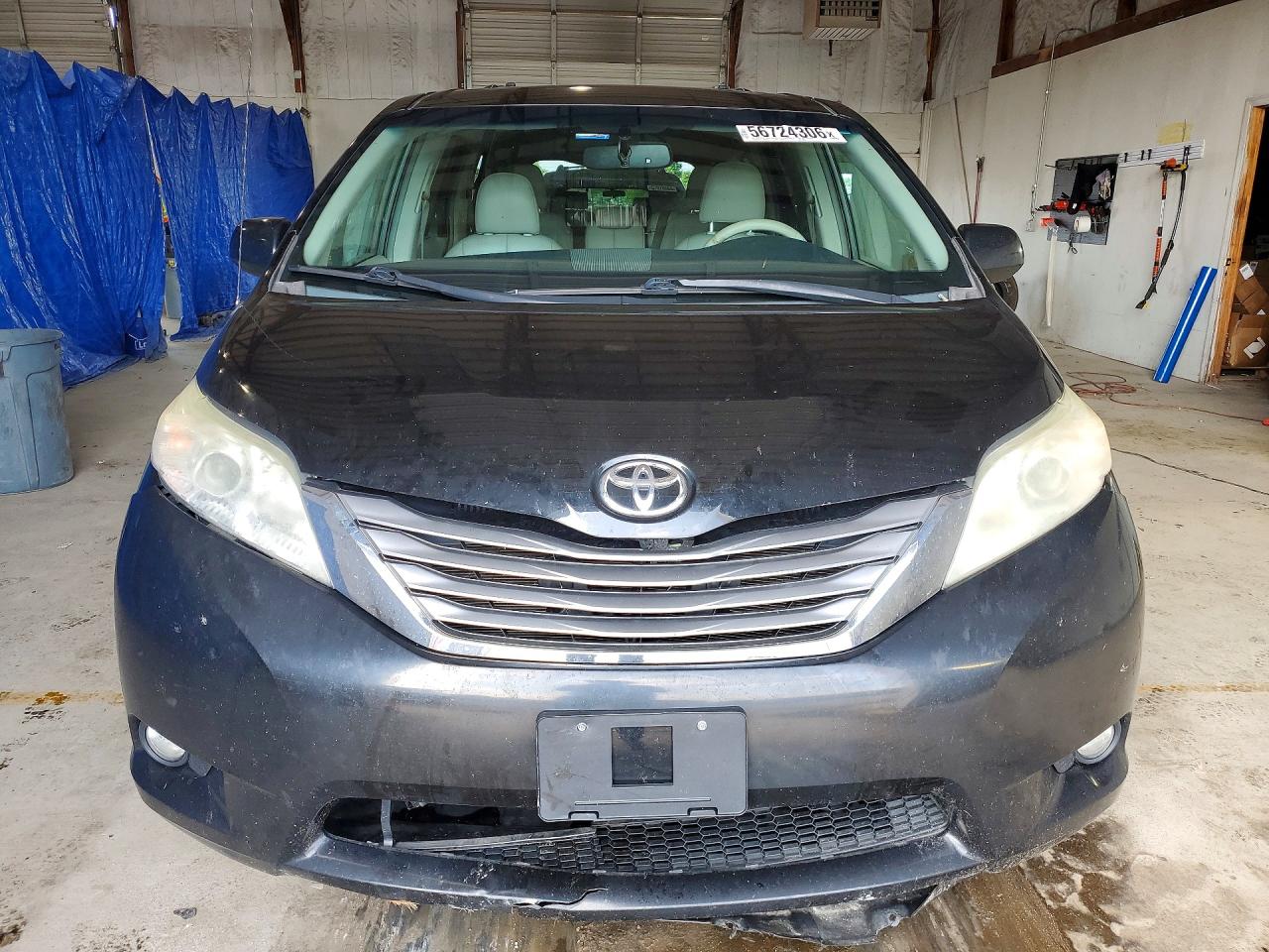 2011 Toyota Sienna Xle 8-passenger Black vin: 5TDYK3DC1BS045516