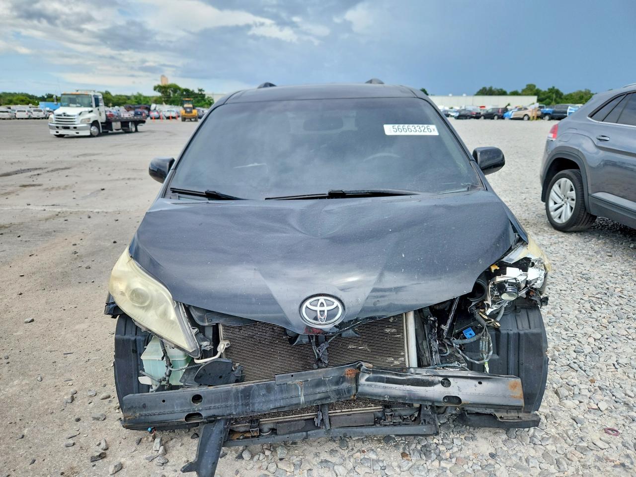 2011 Toyota Sienna Xle 8-passenger Black vin: 5TDYK3DC1BS055771