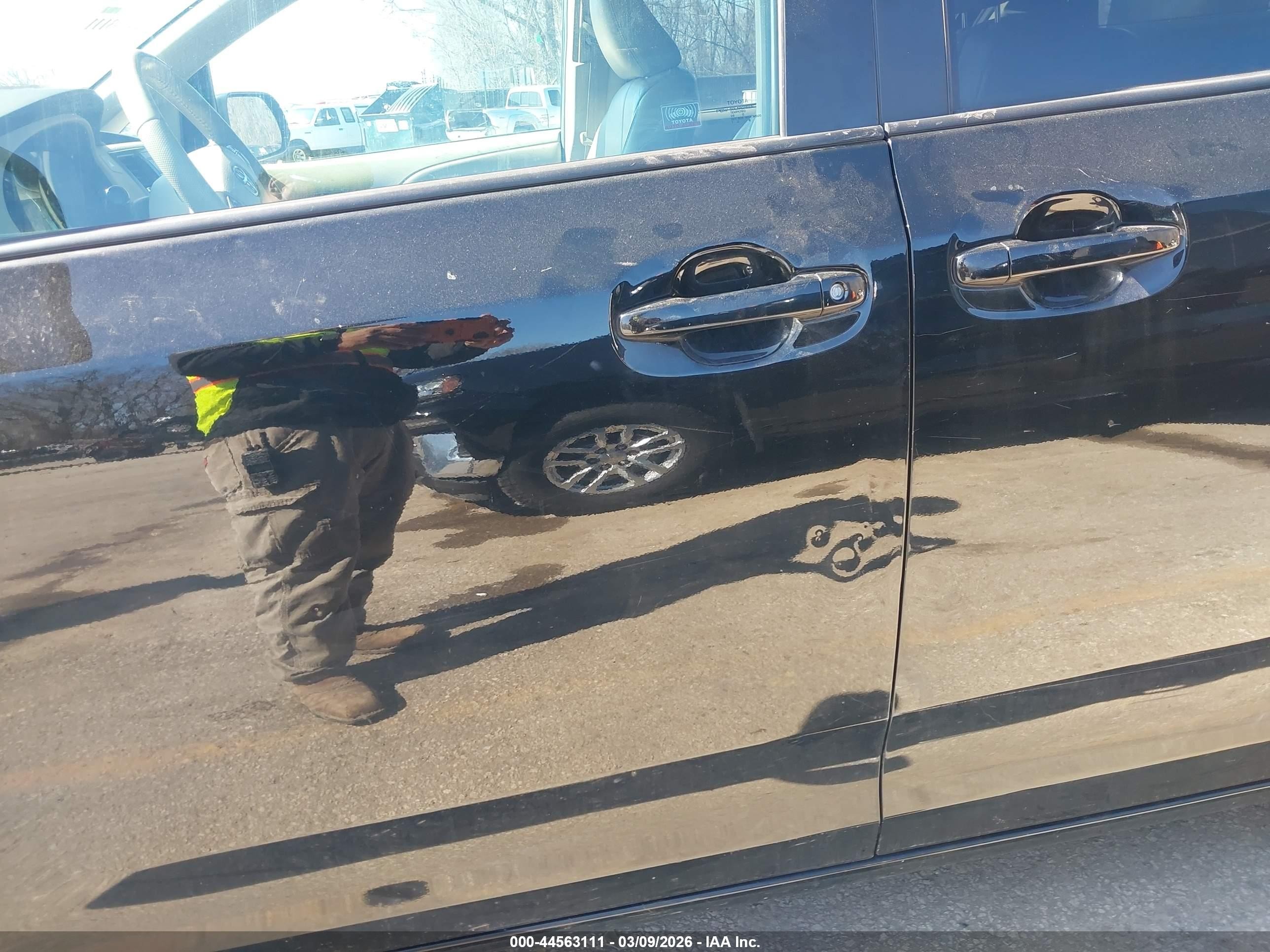 2011 Toyota Sienna Xle V6 Black vin: 5TDYK3DC1BS100188