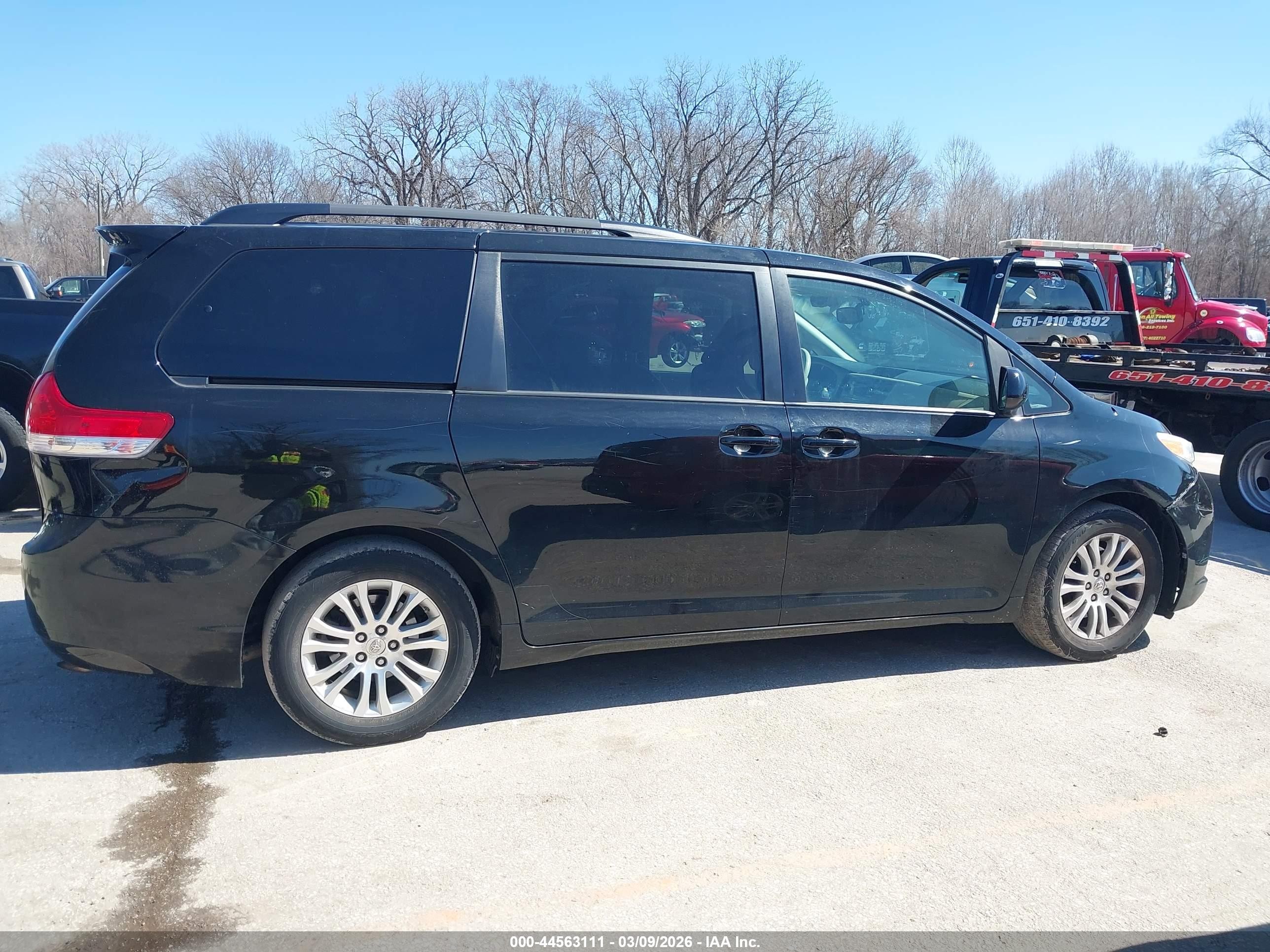 2011 Toyota Sienna Xle V6 Black vin: 5TDYK3DC1BS100188