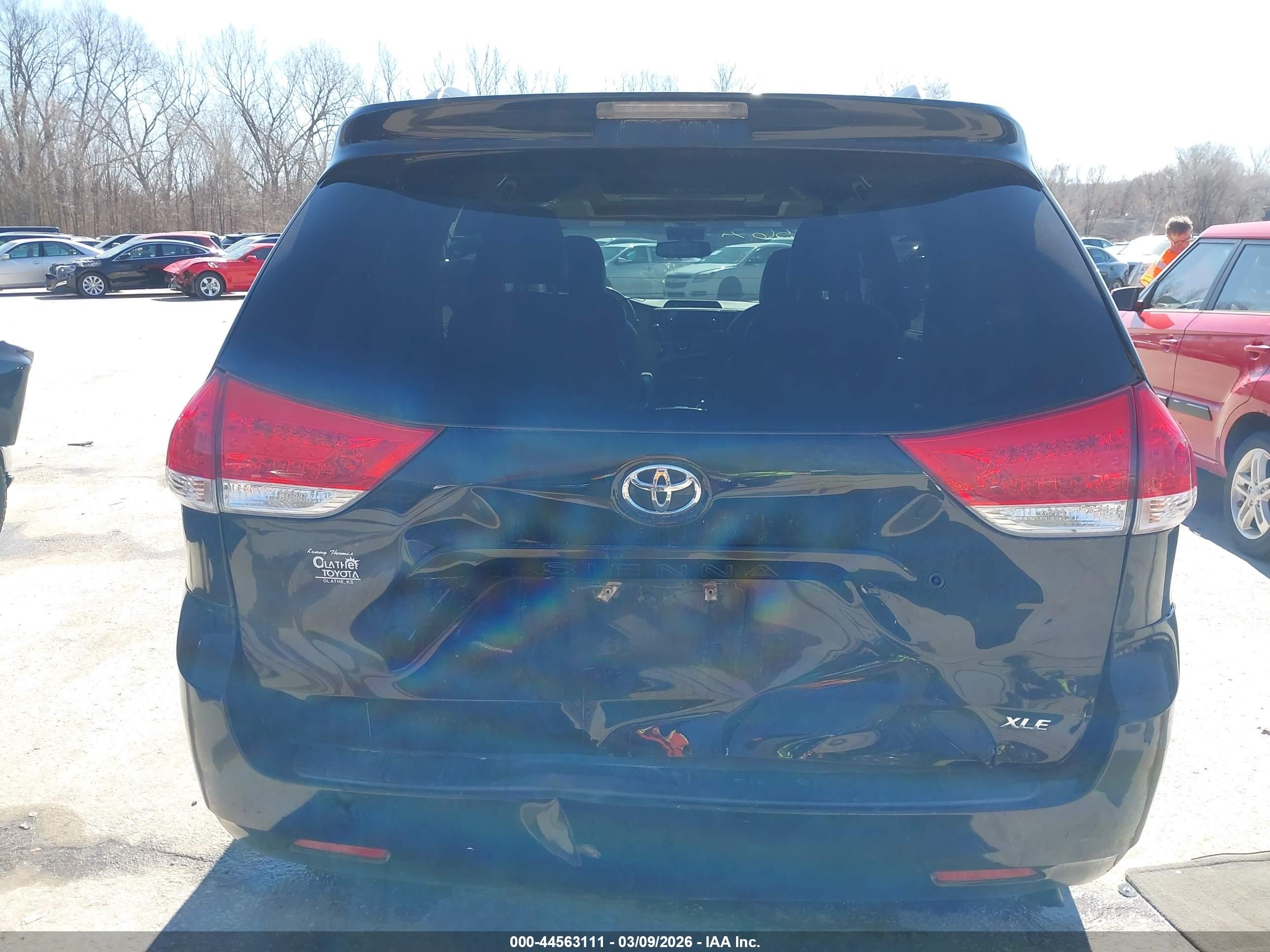 2011 Toyota Sienna Xle V6 Black vin: 5TDYK3DC1BS100188