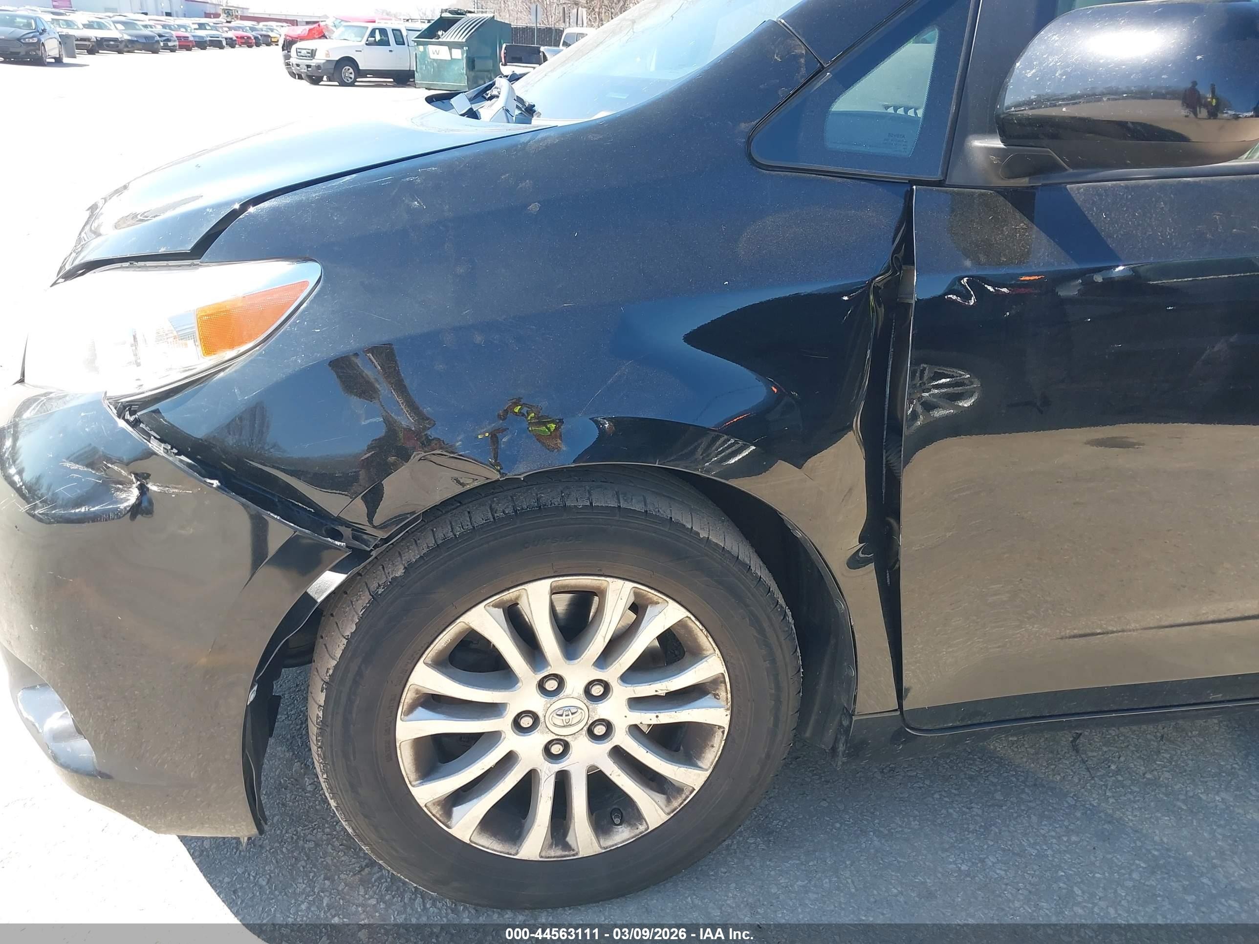 2011 Toyota Sienna Xle V6 Black vin: 5TDYK3DC1BS100188