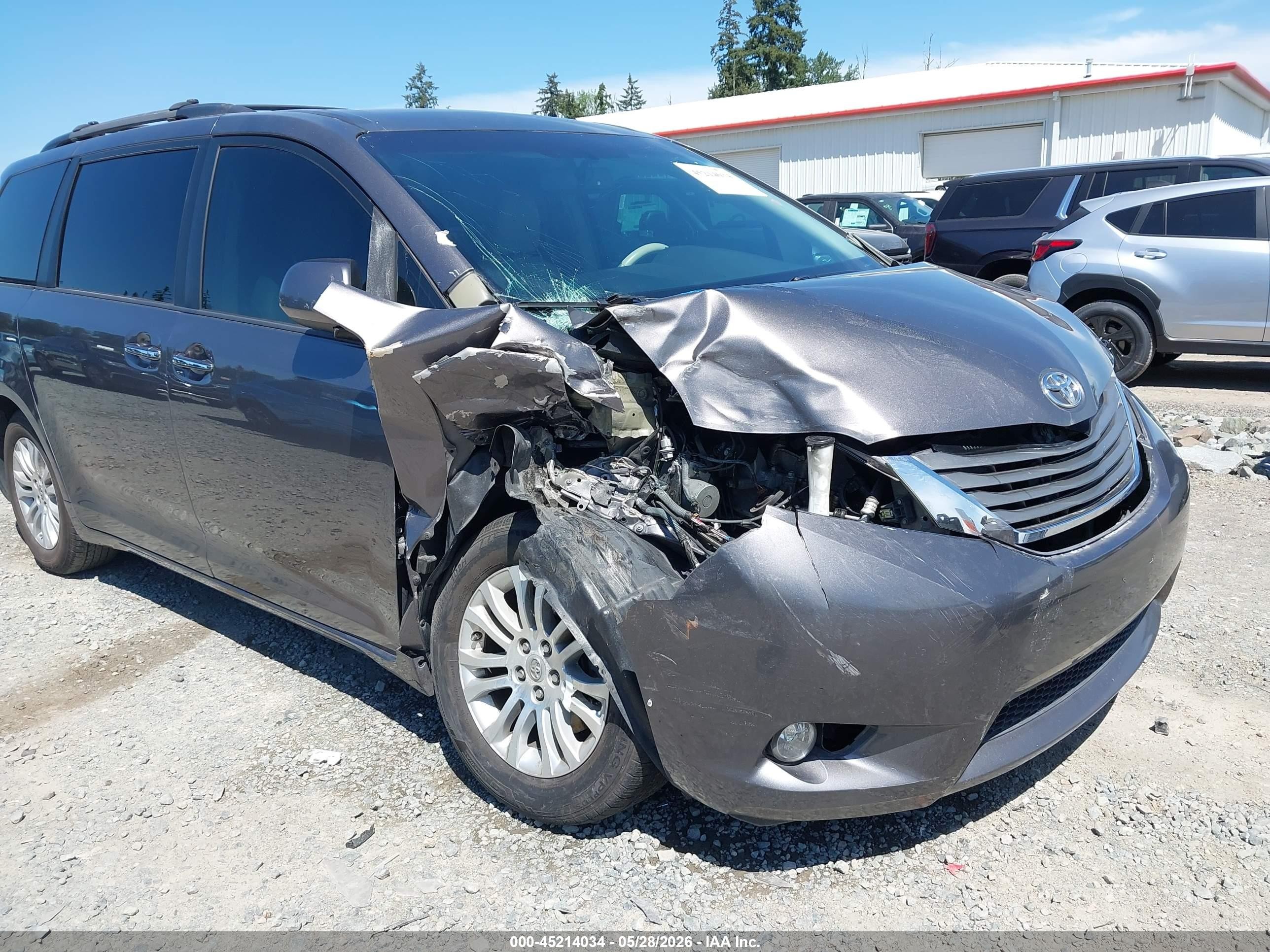 2011 Toyota Sienna Xle V6 Gray vin: 5TDYK3DC1BS102362