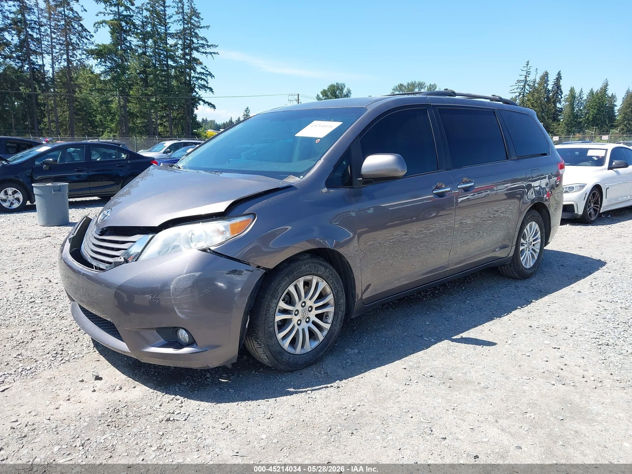 2011 Toyota Sienna Xle V6 Gray vin: 5TDYK3DC1BS102362