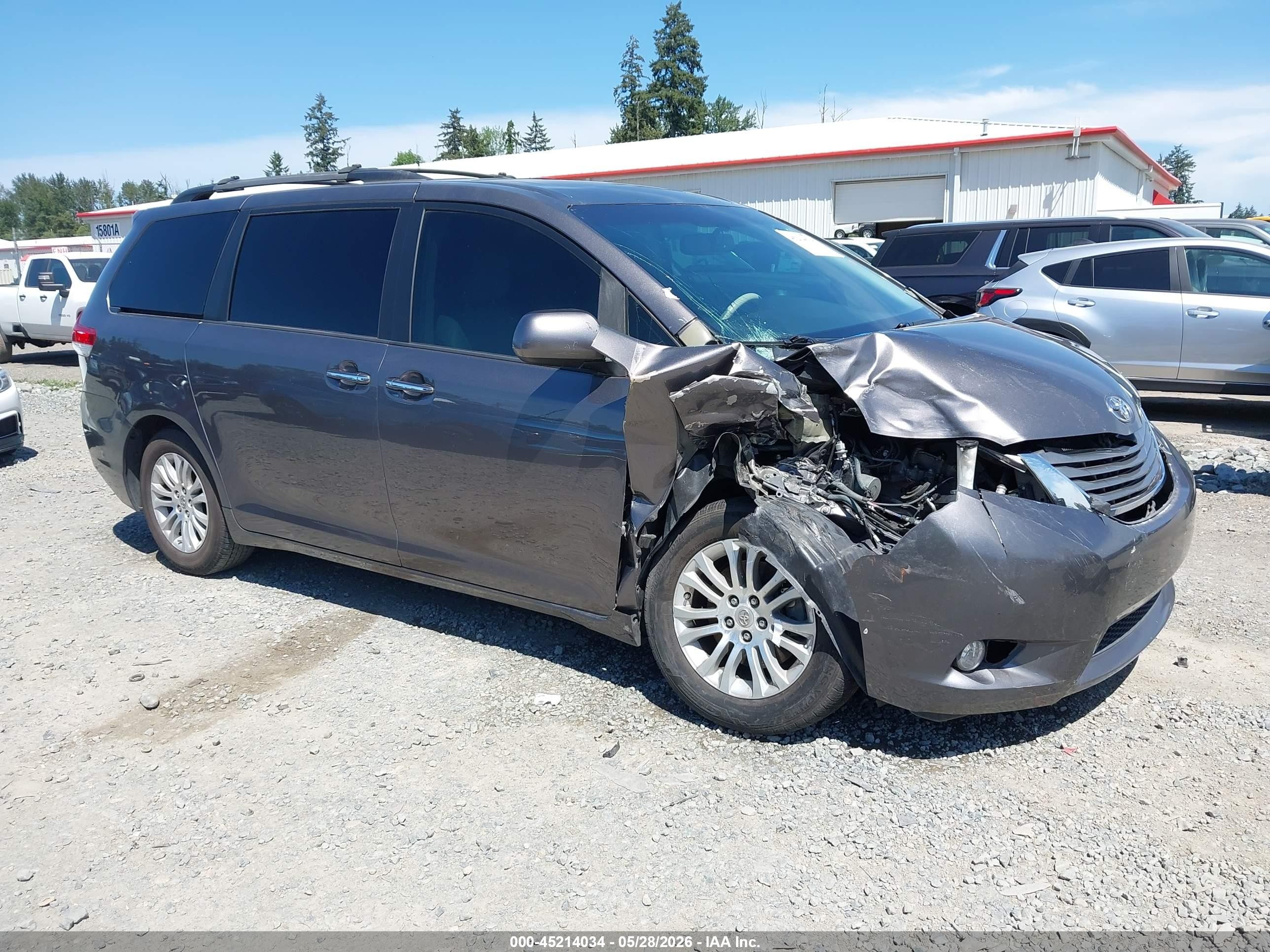 2011 Toyota Sienna Xle V6 Gray vin: 5TDYK3DC1BS102362