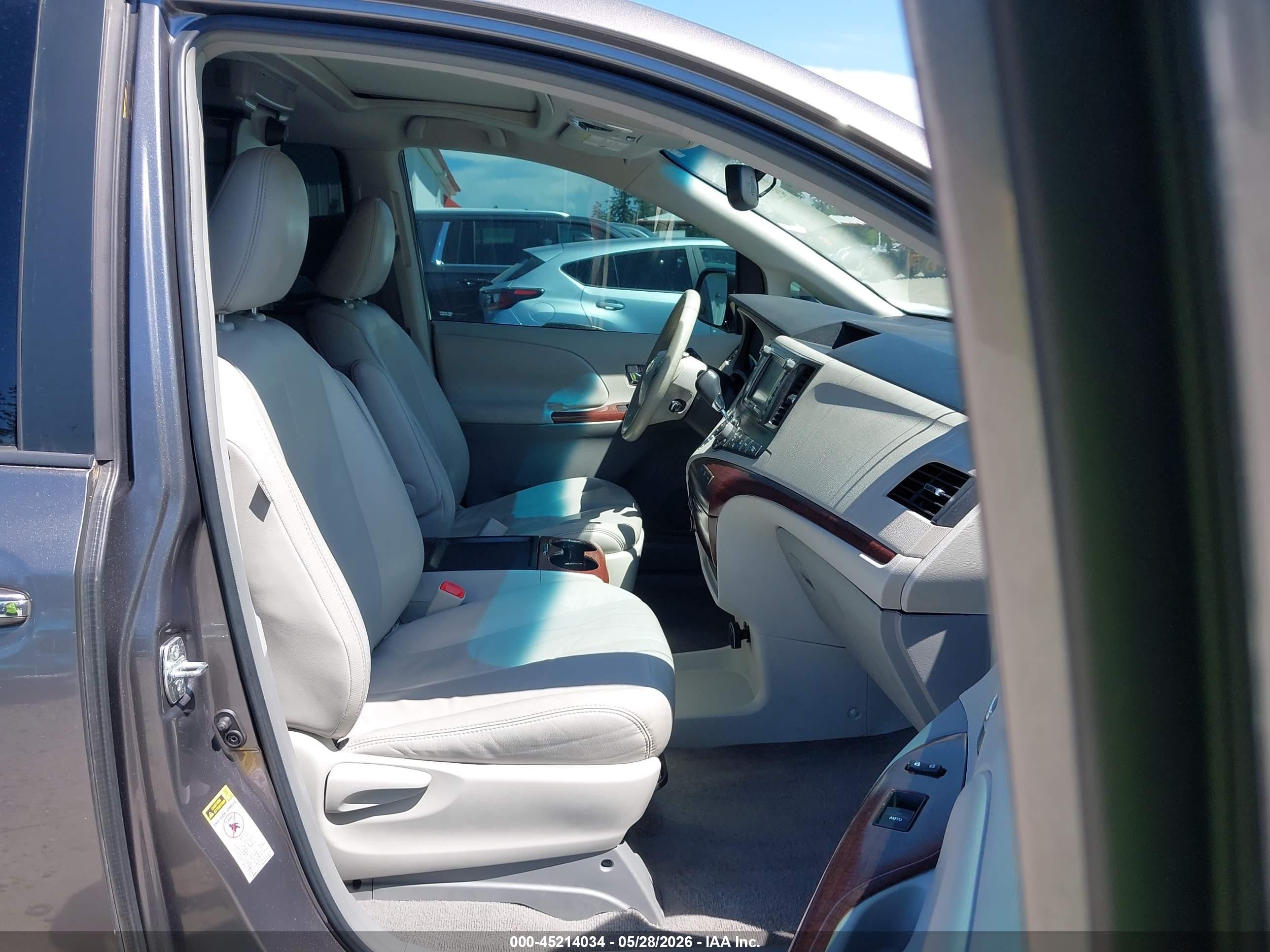 2011 Toyota Sienna Xle V6 Gray vin: 5TDYK3DC1BS102362