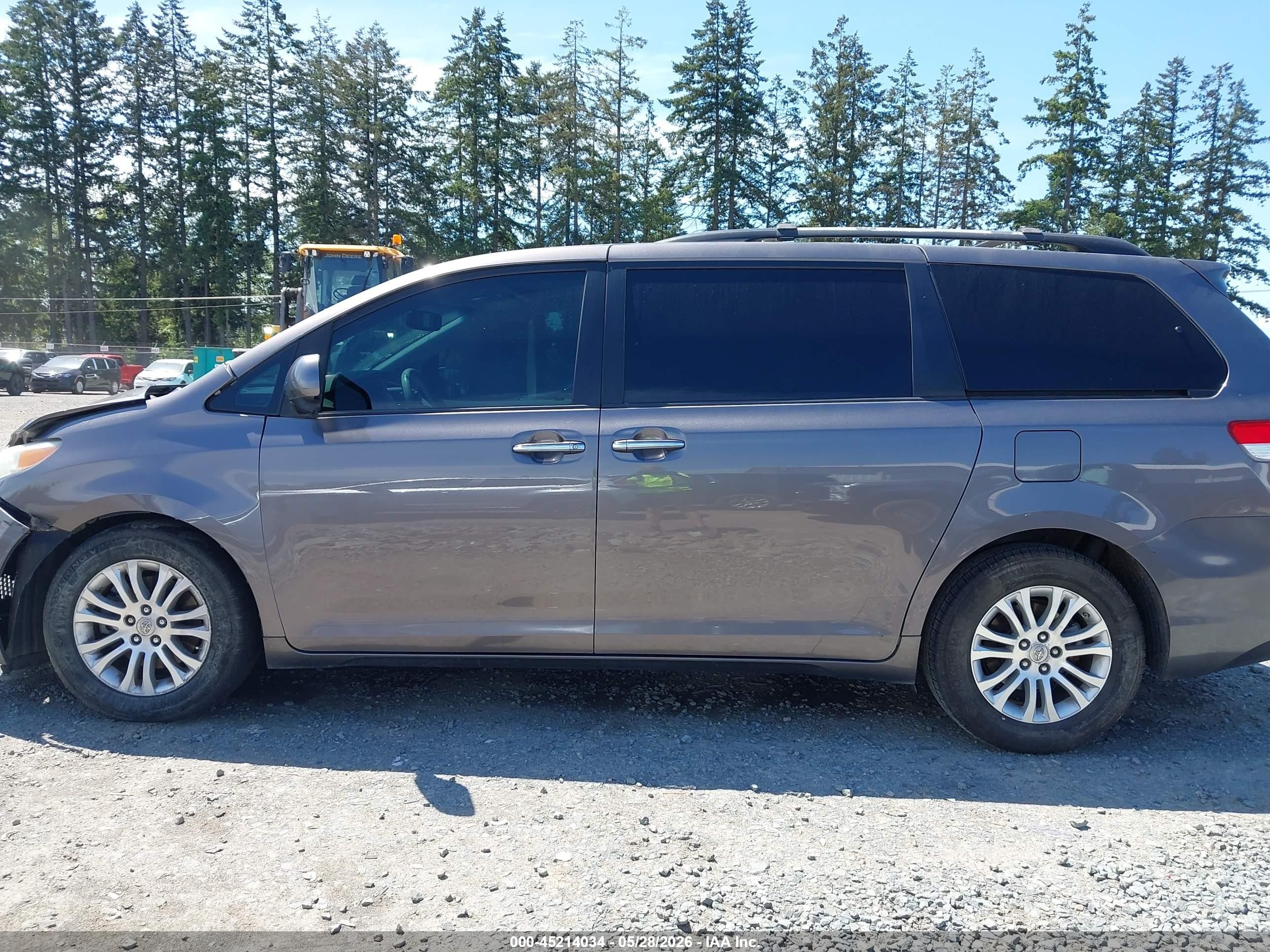2011 Toyota Sienna Xle V6 Gray vin: 5TDYK3DC1BS102362