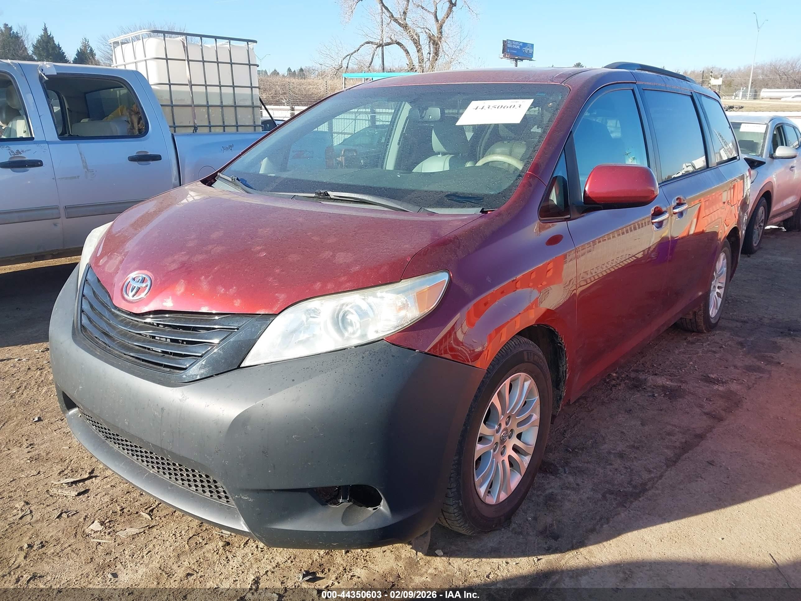 2011 Toyota Sienna Xle V6 Red vin: 5TDYK3DC1BS114608