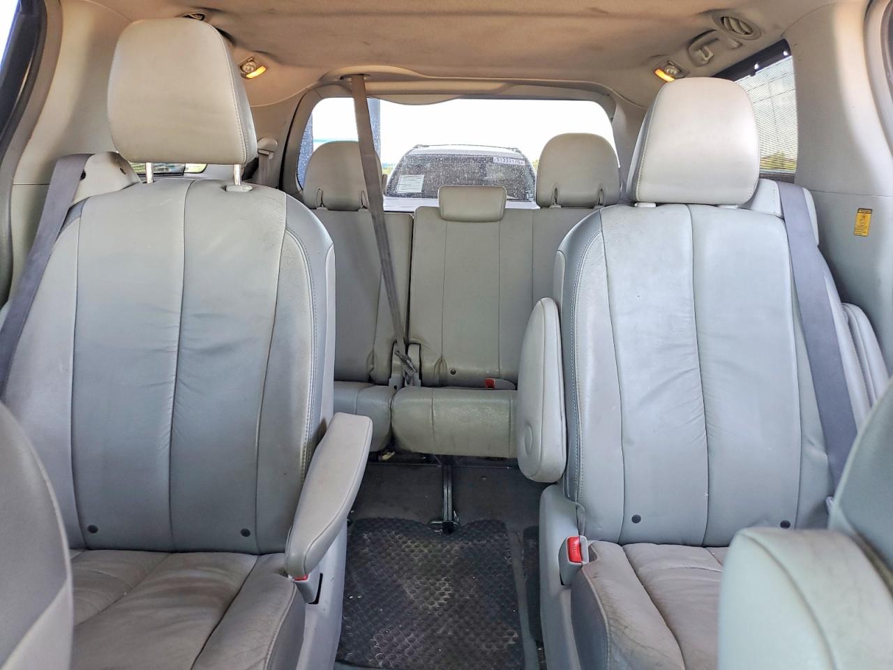 2011 Toyota Sienna Limited 7-passenger Gray vin: 5TDYK3DC1BS125334