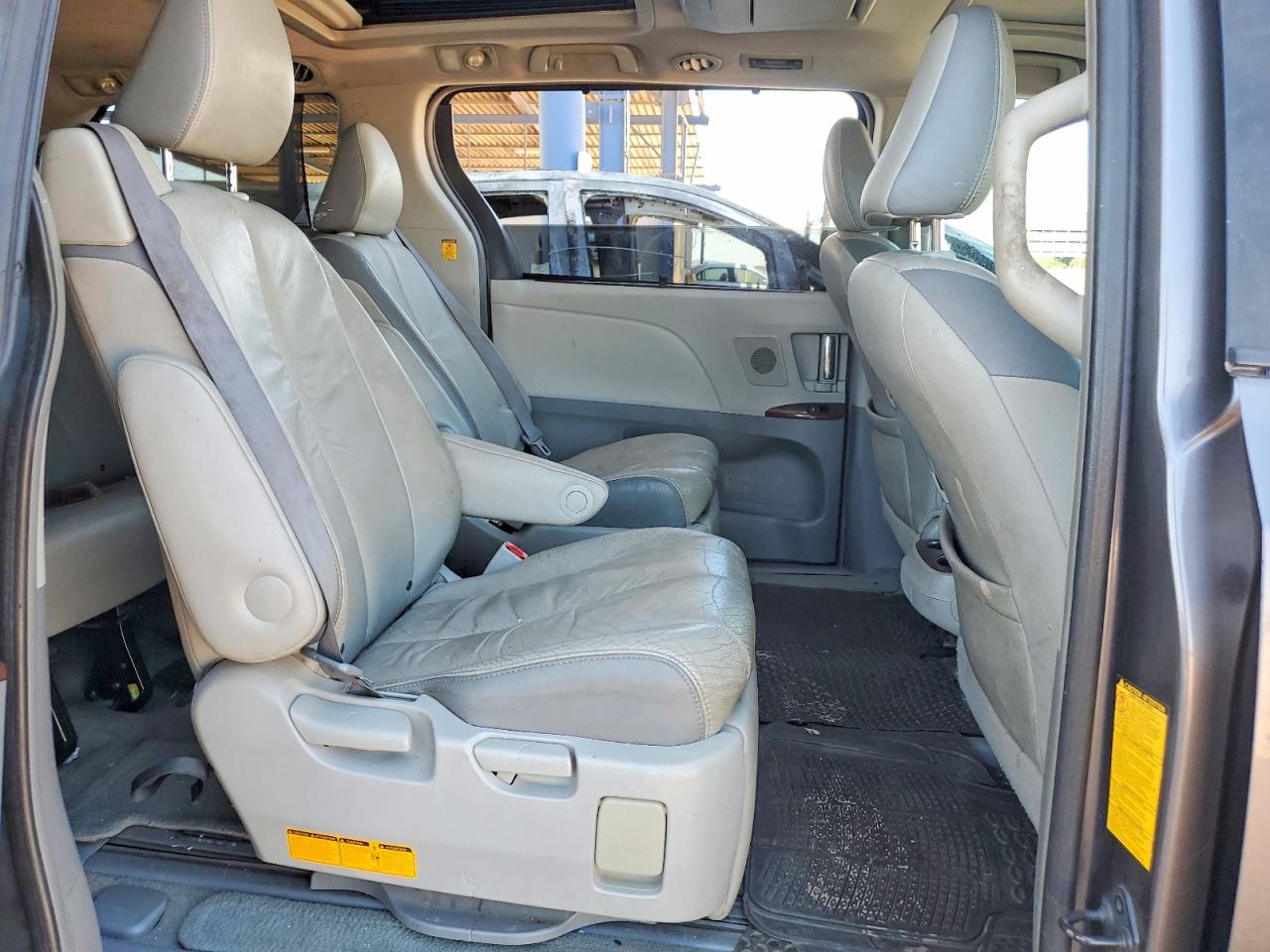 2011 Toyota Sienna Limited 7-passenger Gray vin: 5TDYK3DC1BS125334