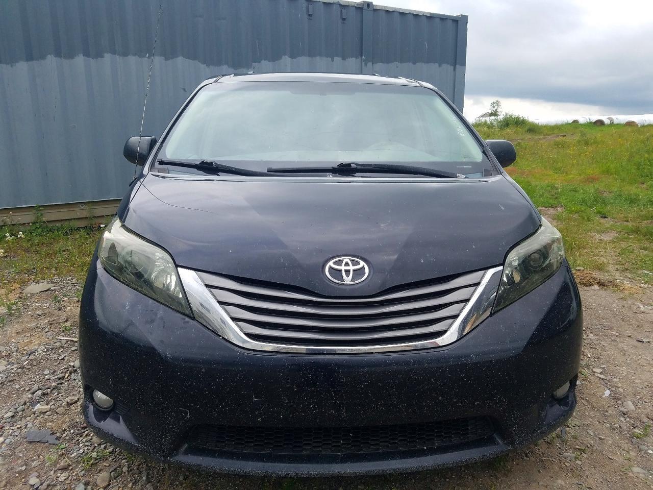 2011 Toyota Sienna Xle Black vin: 5TDYK3DC1BS136107
