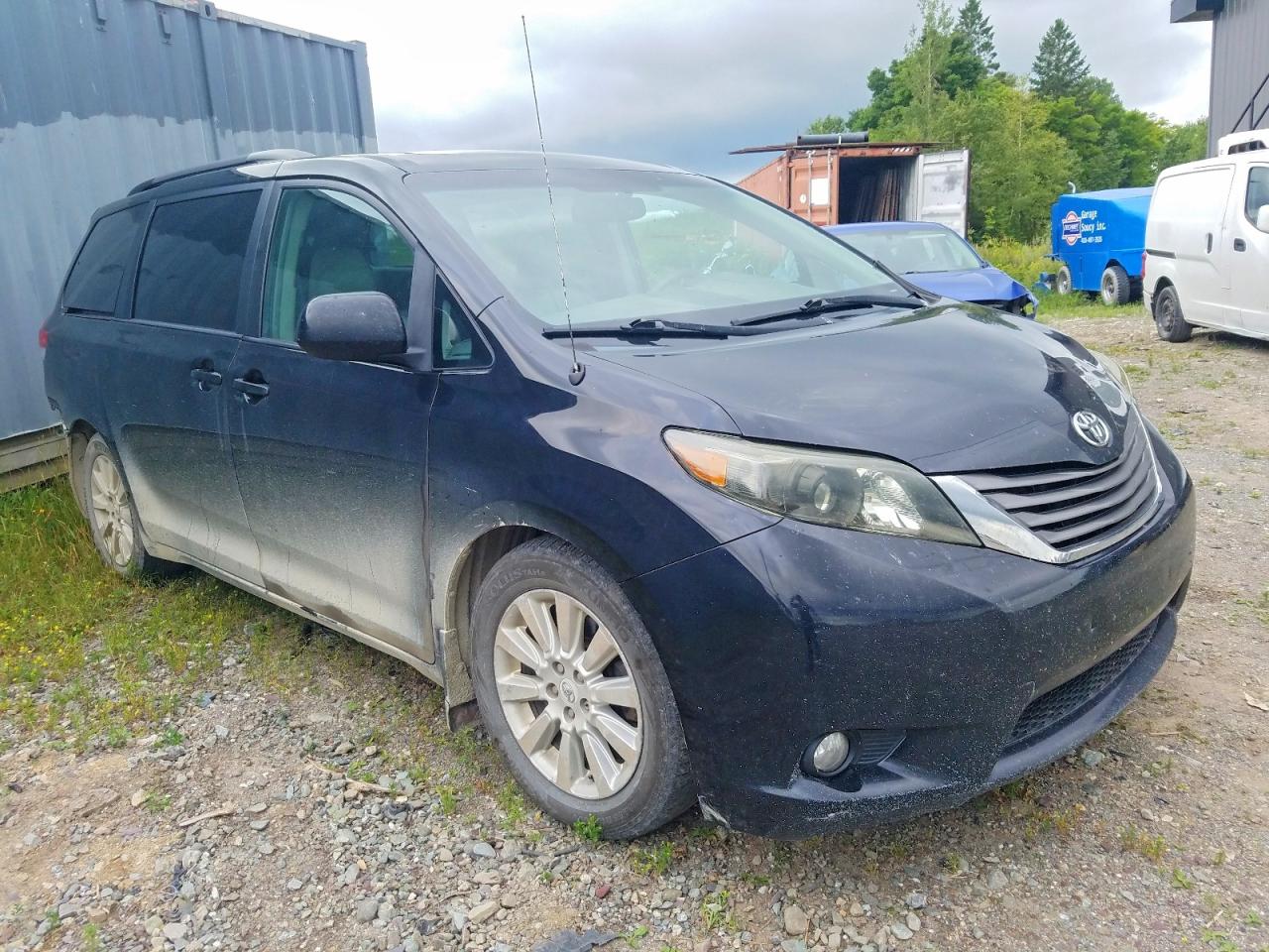 2011 Toyota Sienna Xle Black vin: 5TDYK3DC1BS136107