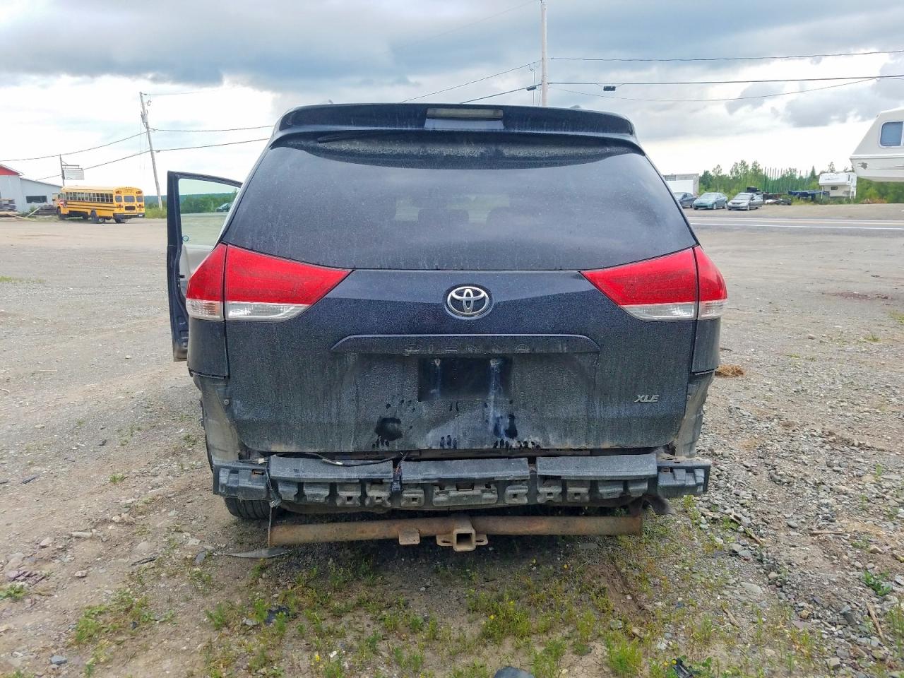 2011 Toyota Sienna Xle Black vin: 5TDYK3DC1BS136107
