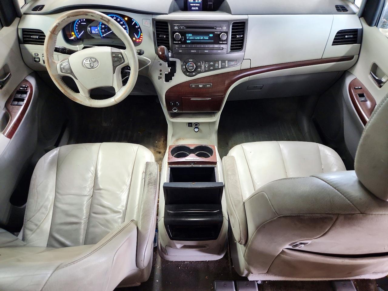 2011 Toyota Sienna Xle 8-passenger Gray vin: 5TDYK3DC1BS144949