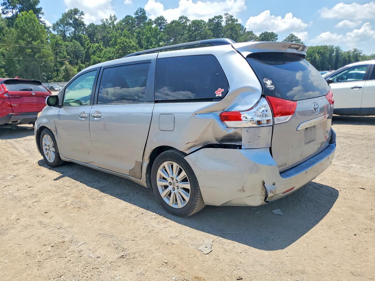 2011 Toyota Sienna Limited 7-passenger Silver vin: 5TDYK3DC1BS145003