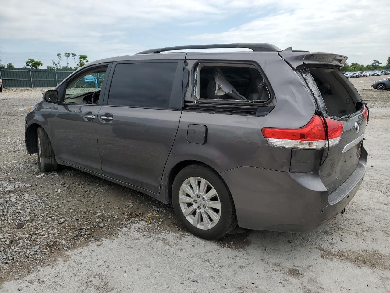 2011 Toyota Sienna Xle Gray vin: 5TDYK3DC1BS166482