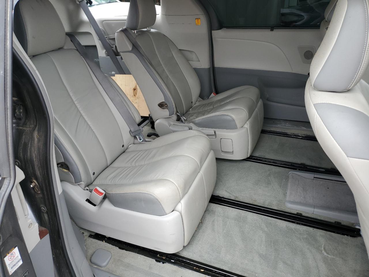 2011 Toyota Sienna Xle Gray vin: 5TDYK3DC1BS166482