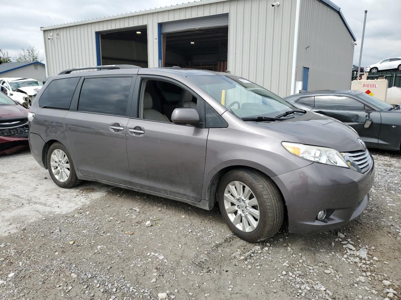 2011 Toyota Sienna Xle Gray vin: 5TDYK3DC1BS166482