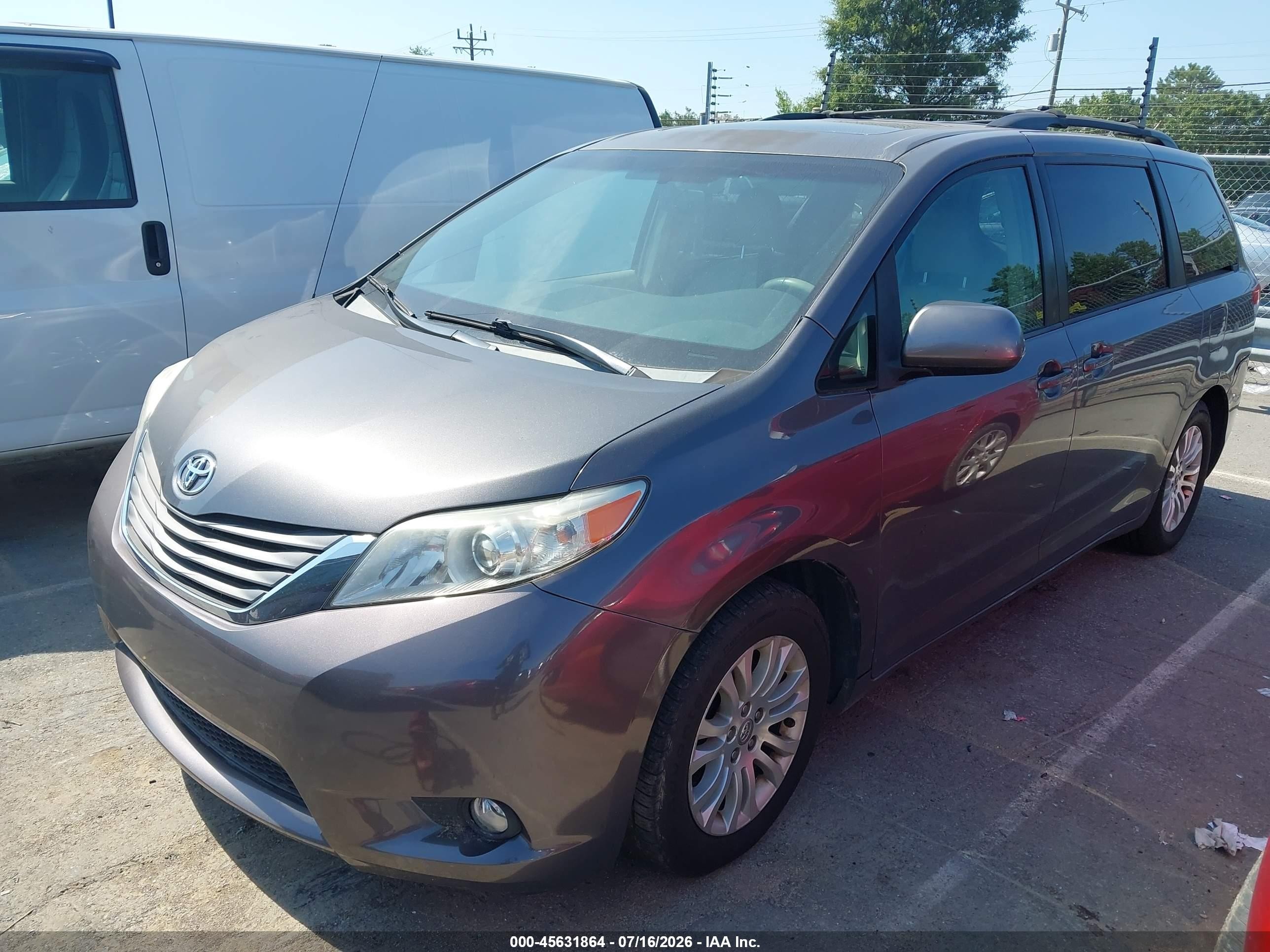2011 Toyota Sienna Xle V6 Gray vin: 5TDYK3DC1BS166823