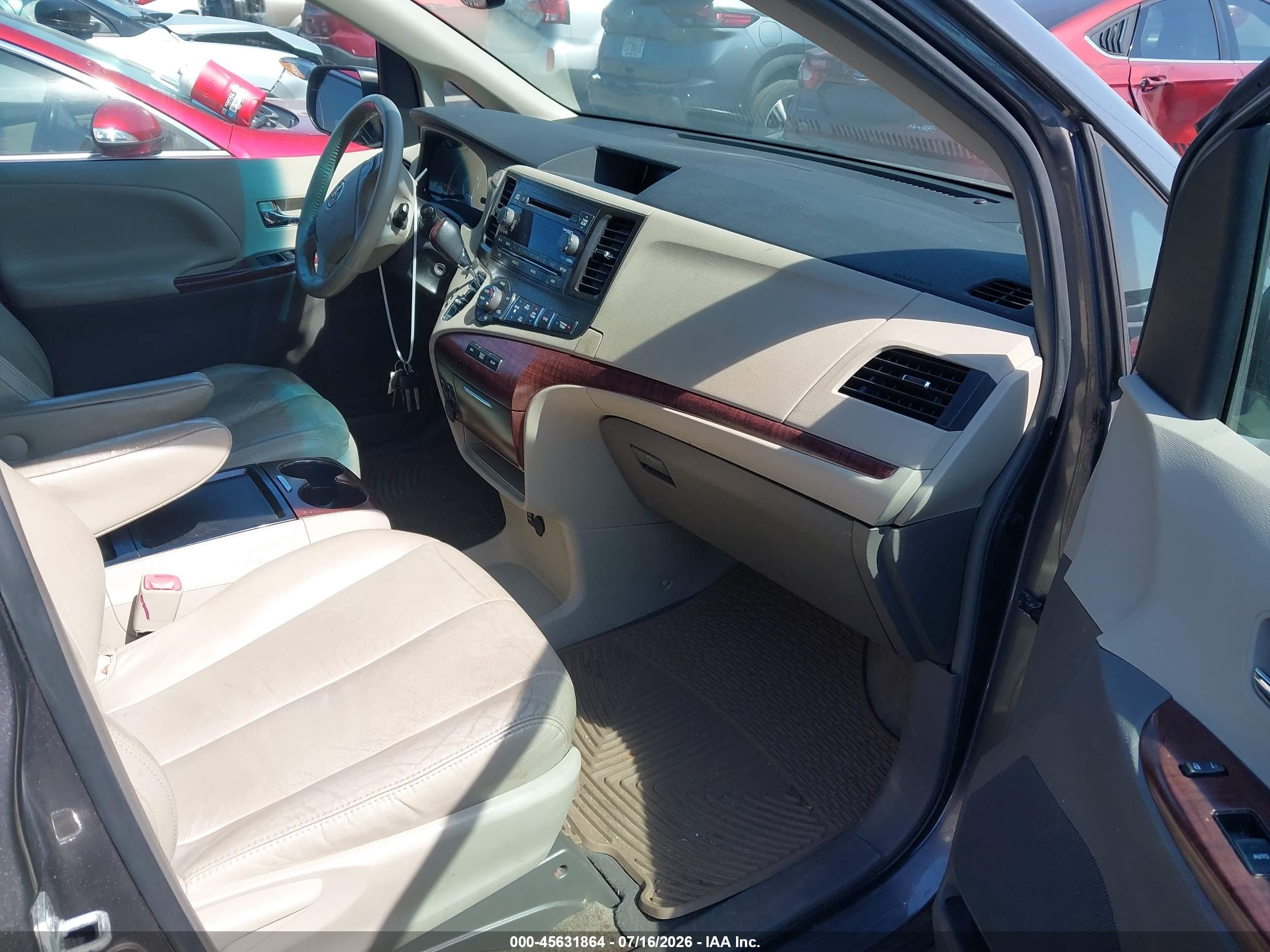 2011 Toyota Sienna Xle V6 Gray vin: 5TDYK3DC1BS166823