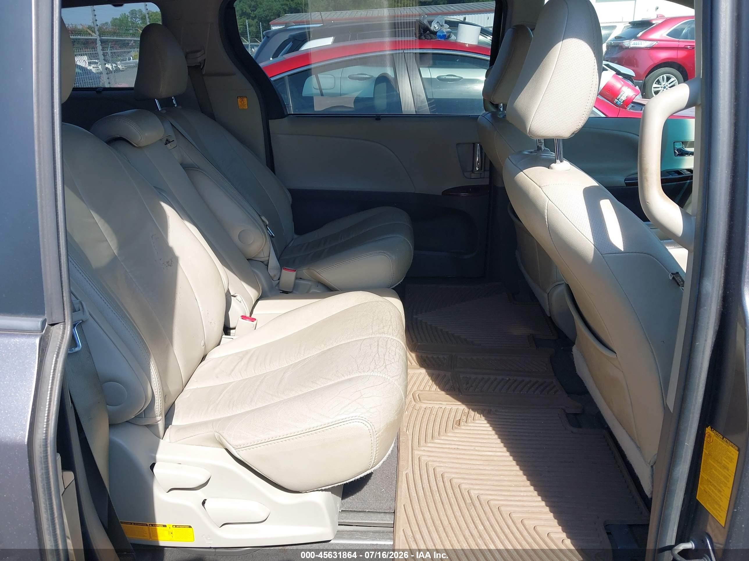 2011 Toyota Sienna Xle V6 Gray vin: 5TDYK3DC1BS166823