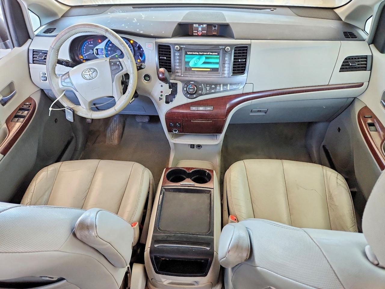 2011 Toyota Sienna Xle 8-passenger Gray vin: 5TDYK3DC1BS174114