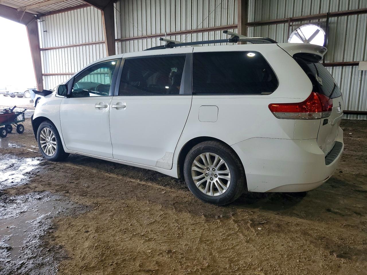 2012 Toyota Sienna White vin: 5TDYK3DC1CS189763