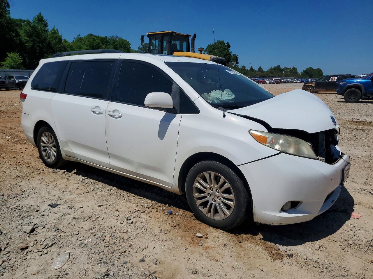2012 Toyota Sienna Xle 8-passenger White vin: 5TDYK3DC1CS191965