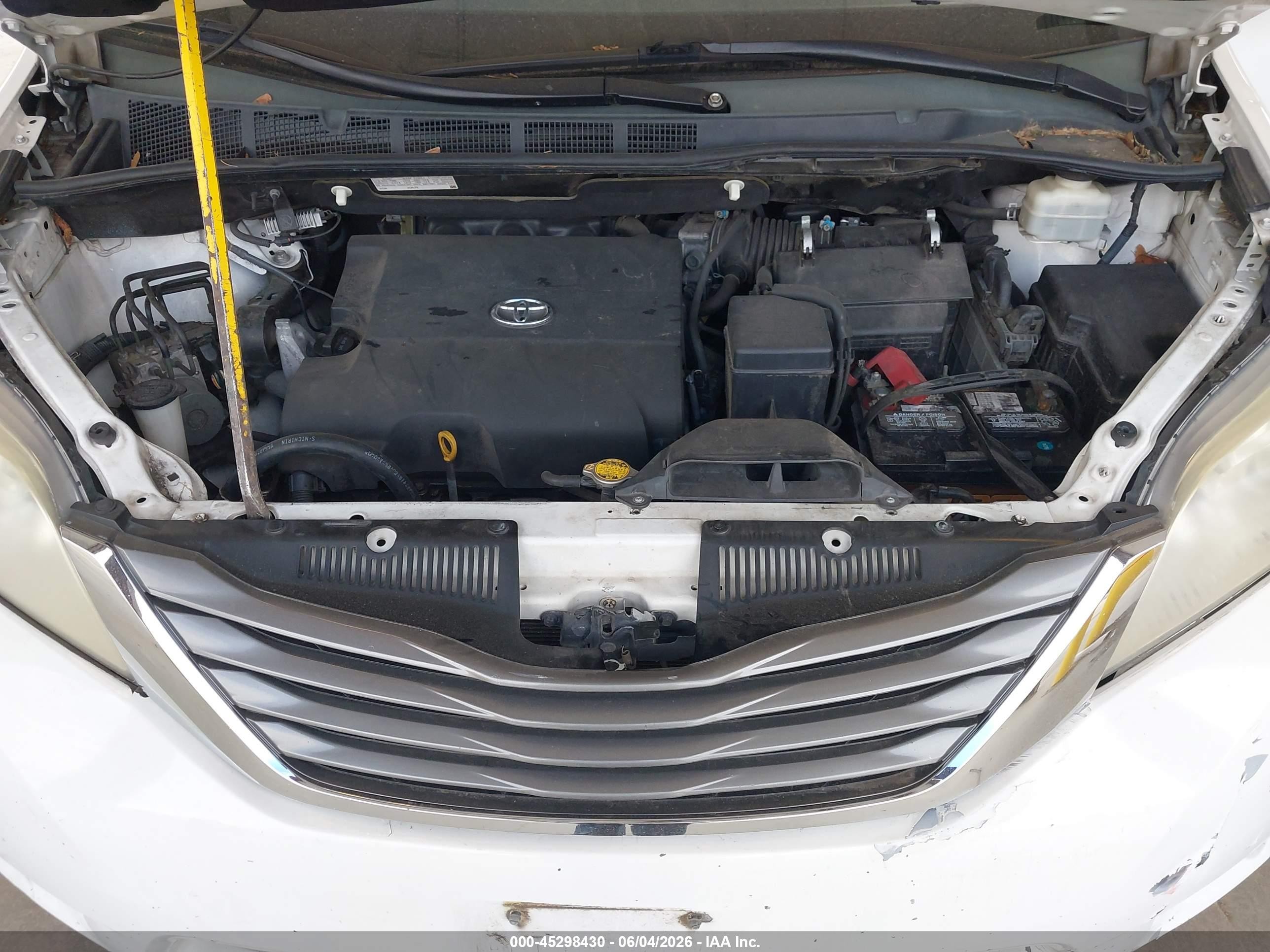 2012 Toyota Sienna Xle V6 8 Passenger White vin: 5TDYK3DC1CS199189